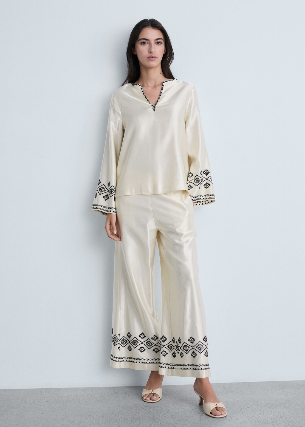 Wideleg trousers with embroidered hem - Ecru