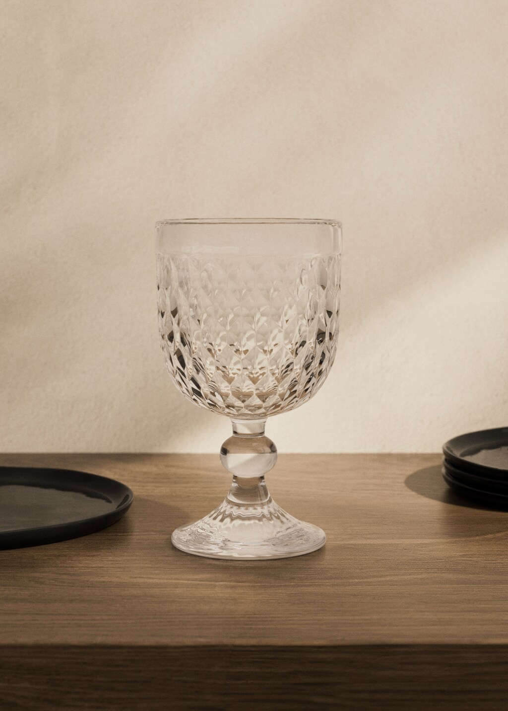 Glass with geometric embossed design - Ice Grey