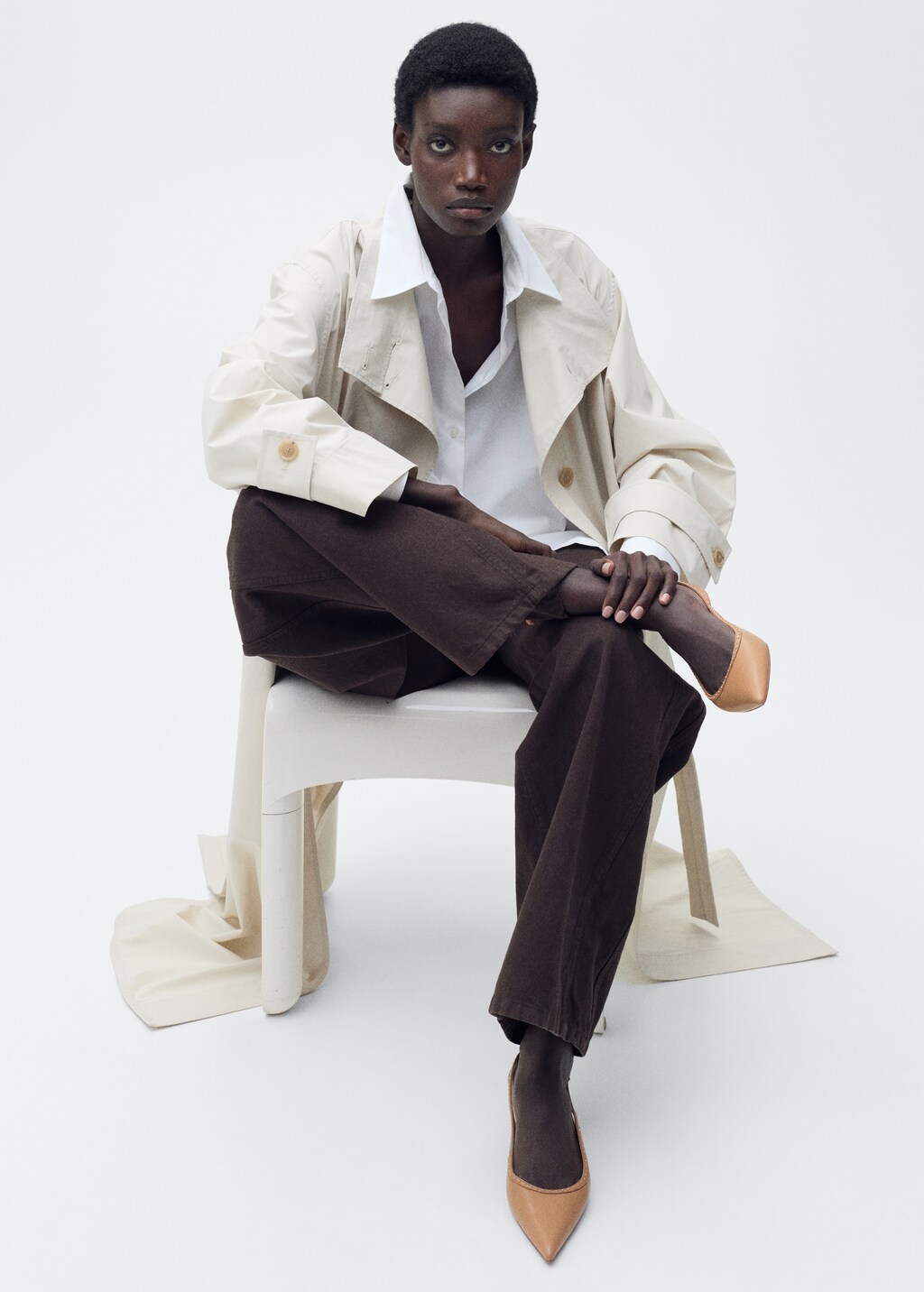 Kitten-heel shoes with stud detail - Medium Brown