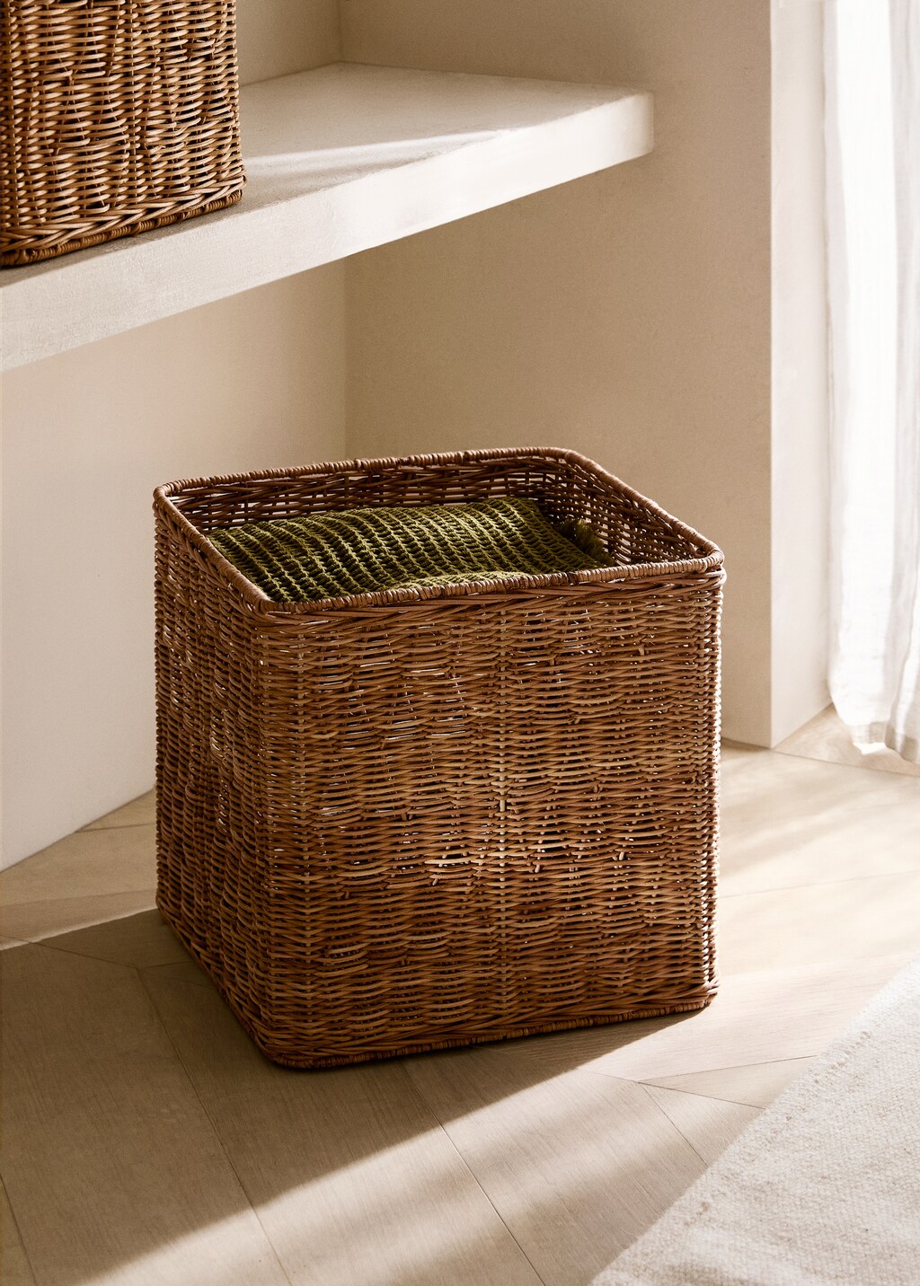 Medium square rattan basket - Brown