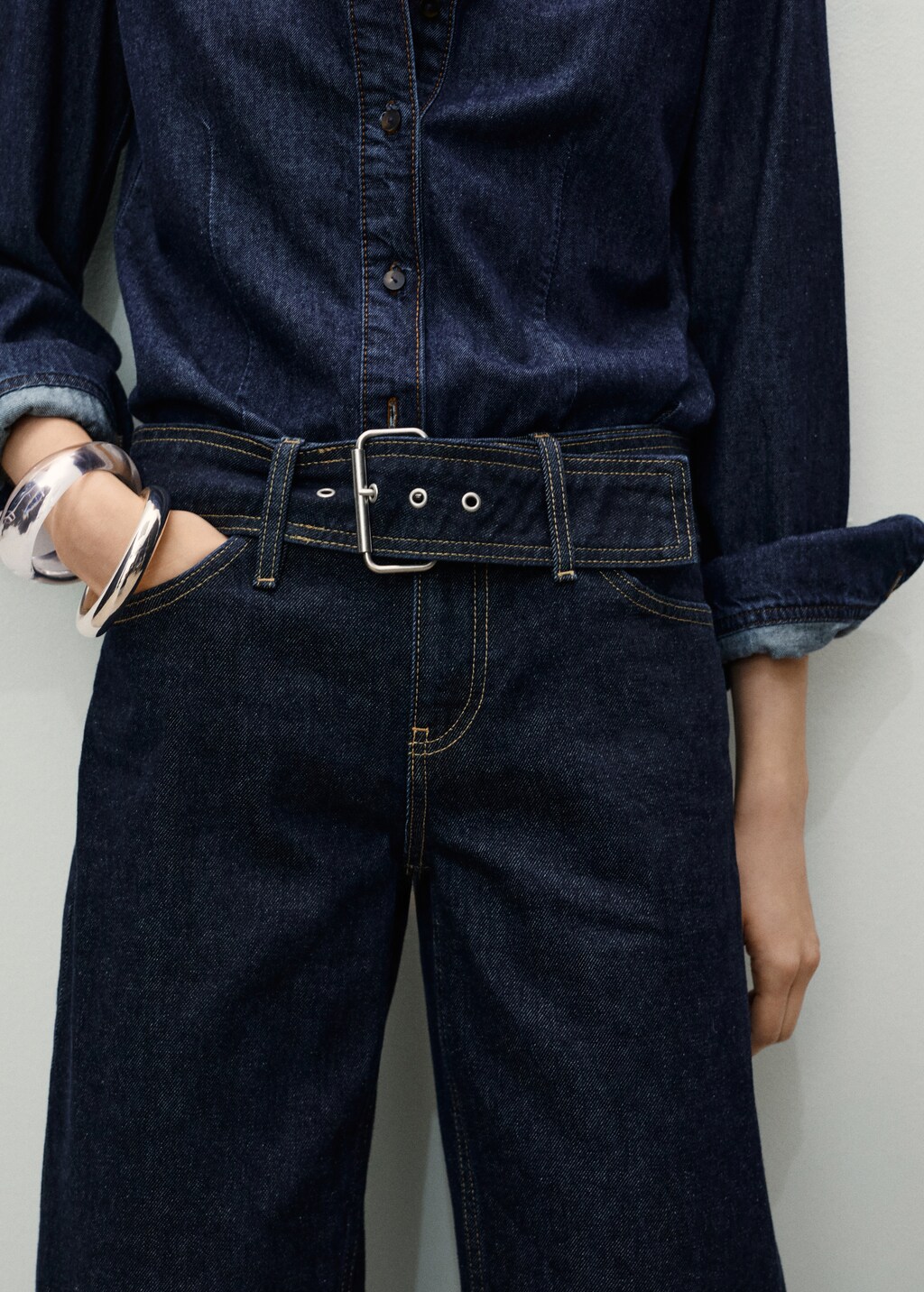 Low-rise straight jeans with belt - Open Blue