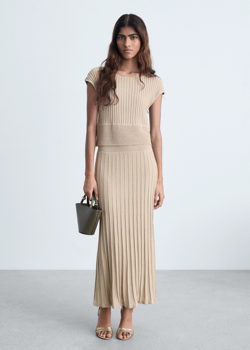 Knitted dress with shiny finish - Gold