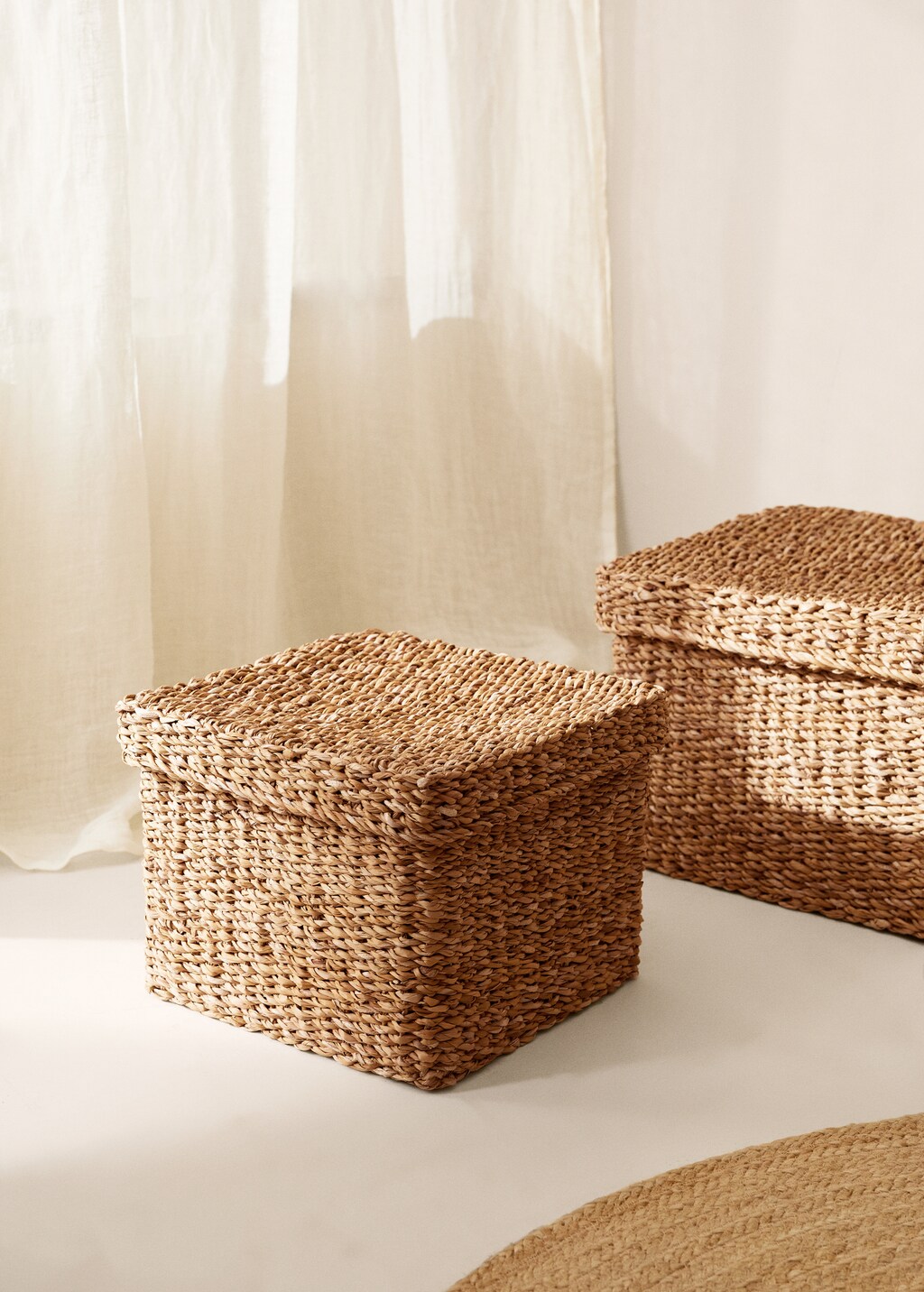 Medium square seagrass basket with lid - Brown