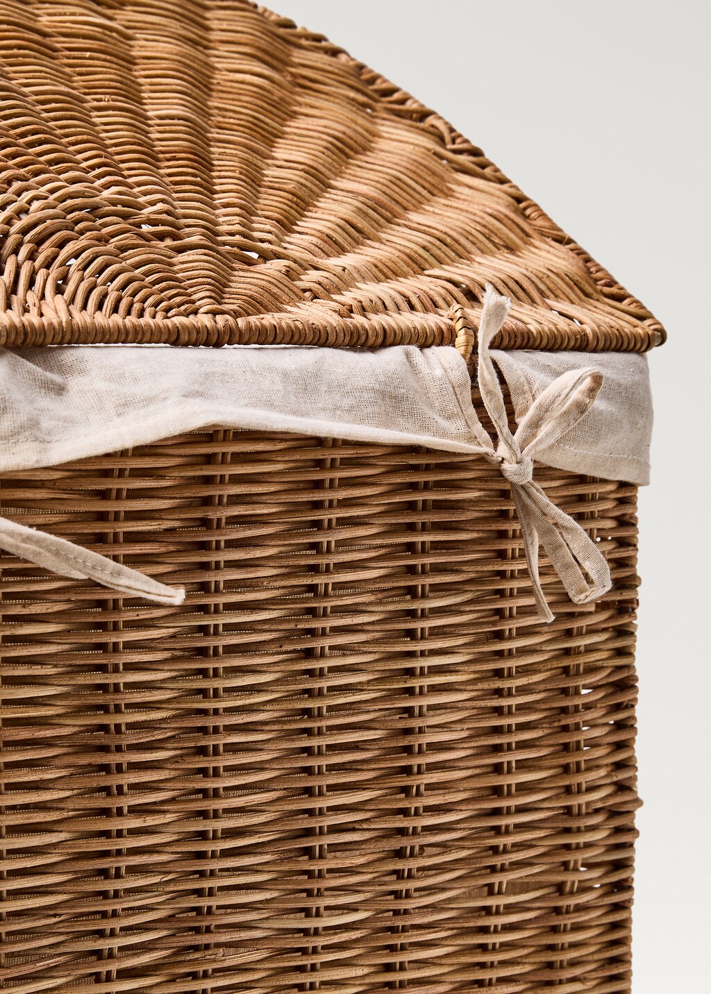 Rattan laundry basket with inner lining - Brown