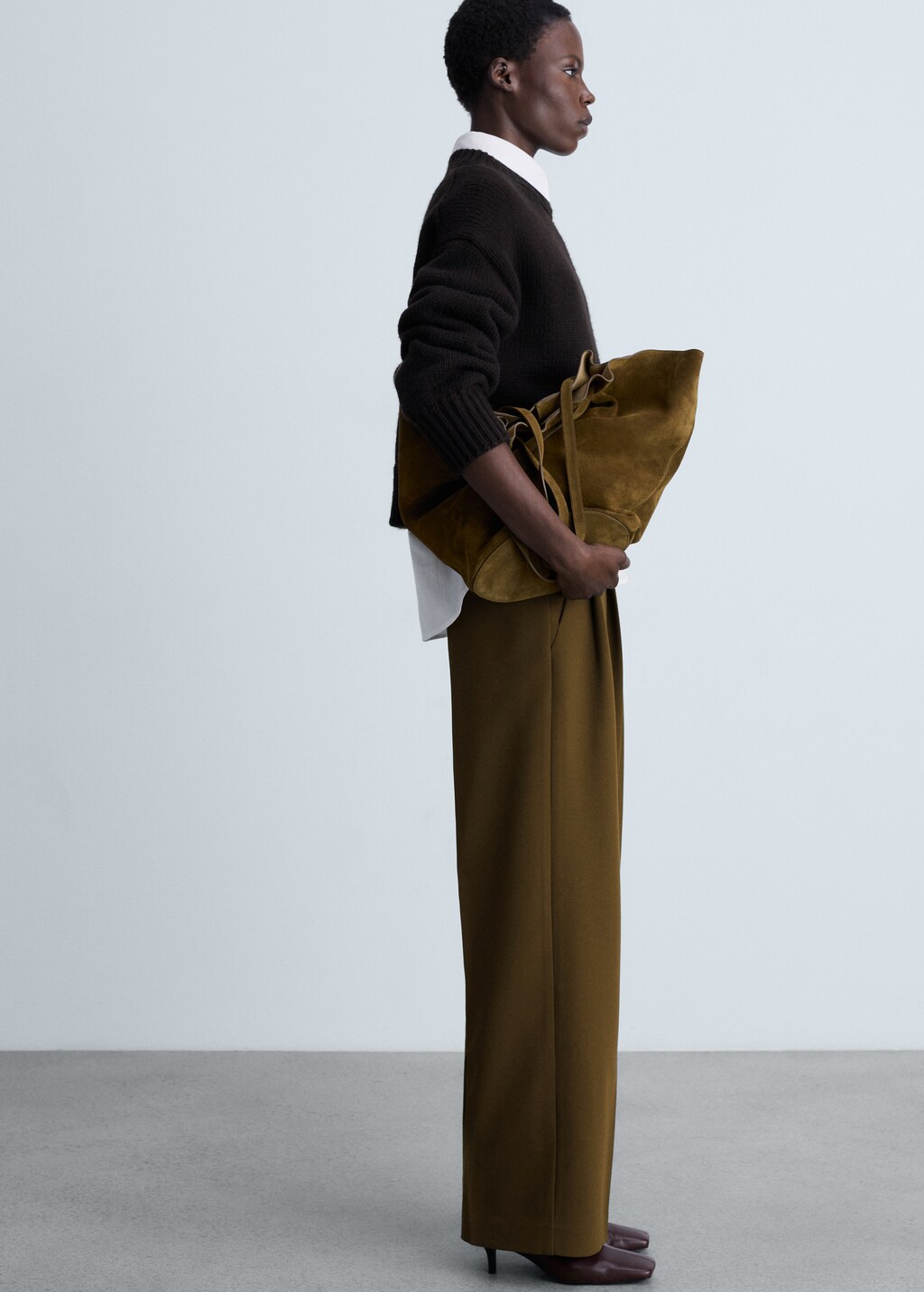 Straight-fit pleated trousers - Black