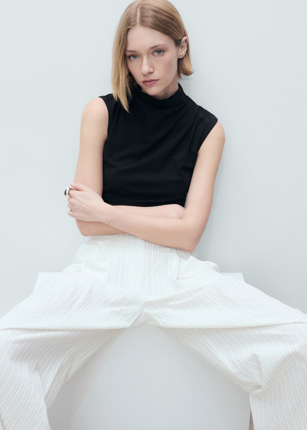 Fine-knit draped top - Black