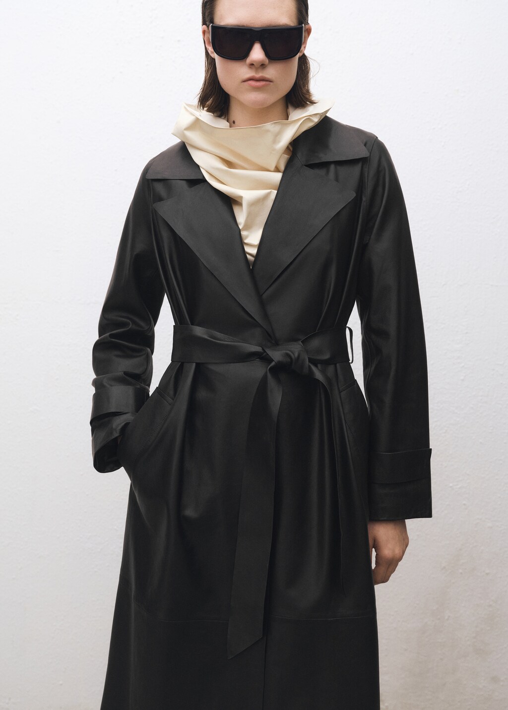 Leather trench coat with belt - Black