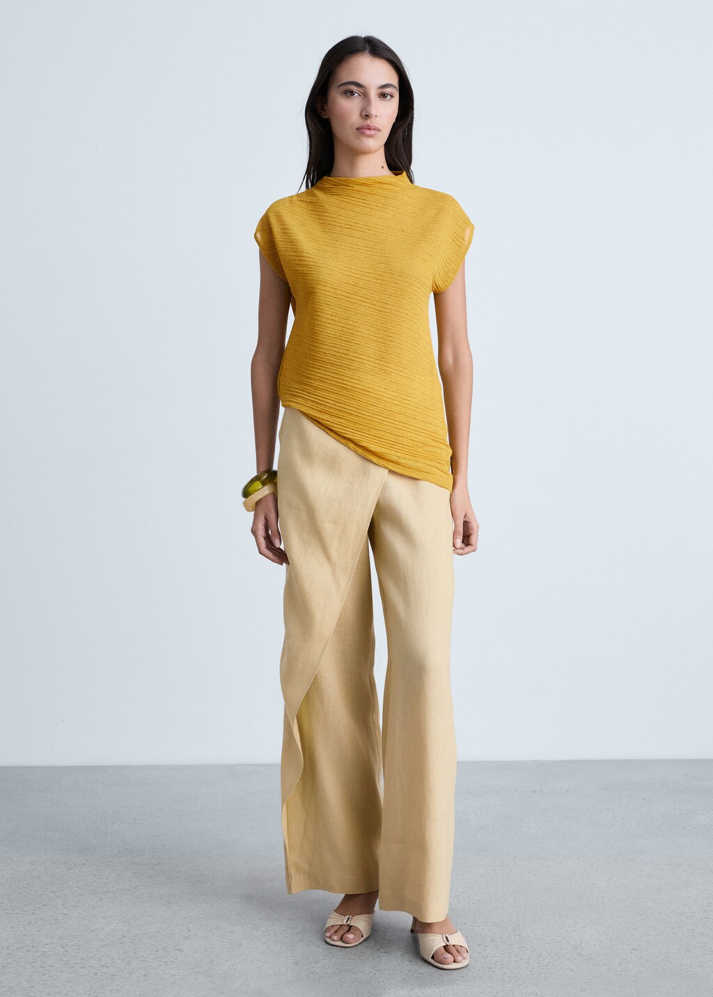 Asymmetrical textured top - Mustard