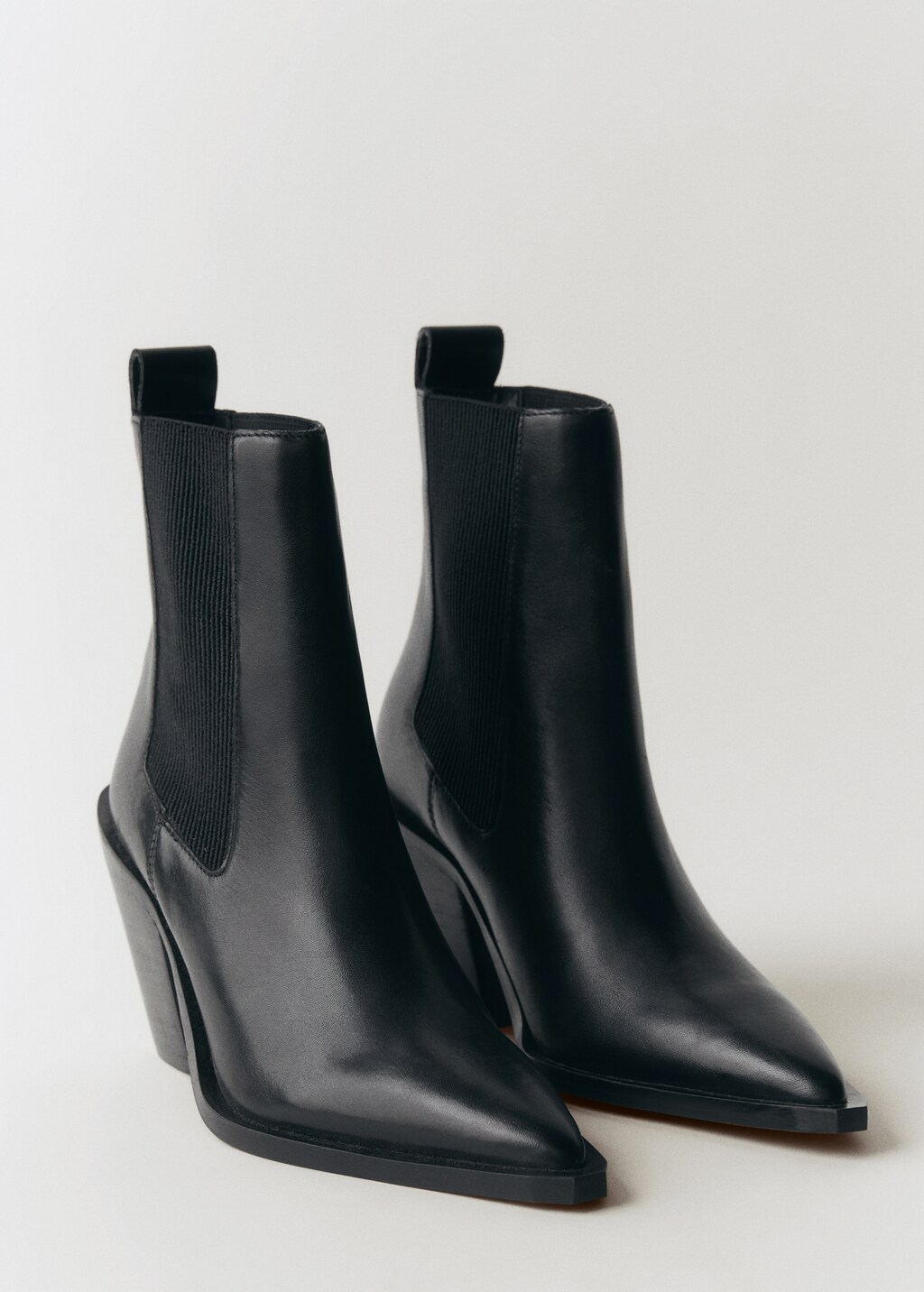 Leather pointed ankle boots - Black
