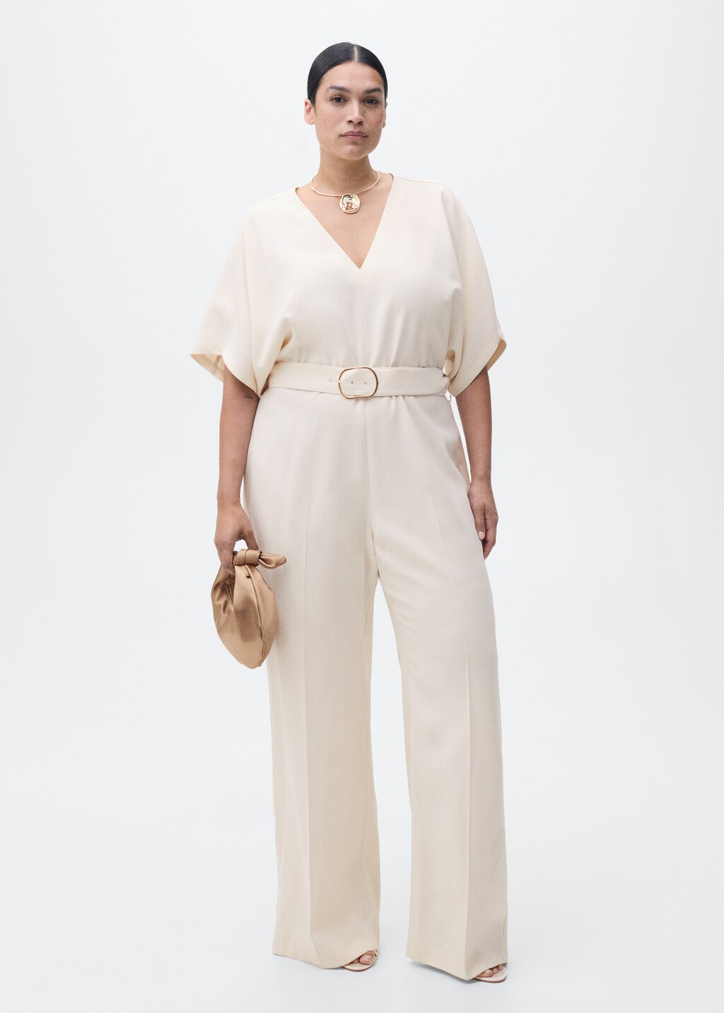 Long jumpsuit with belt and buckle - Ecru
