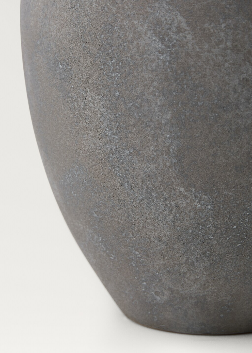 Medium matte finish earthenware vase - Grey