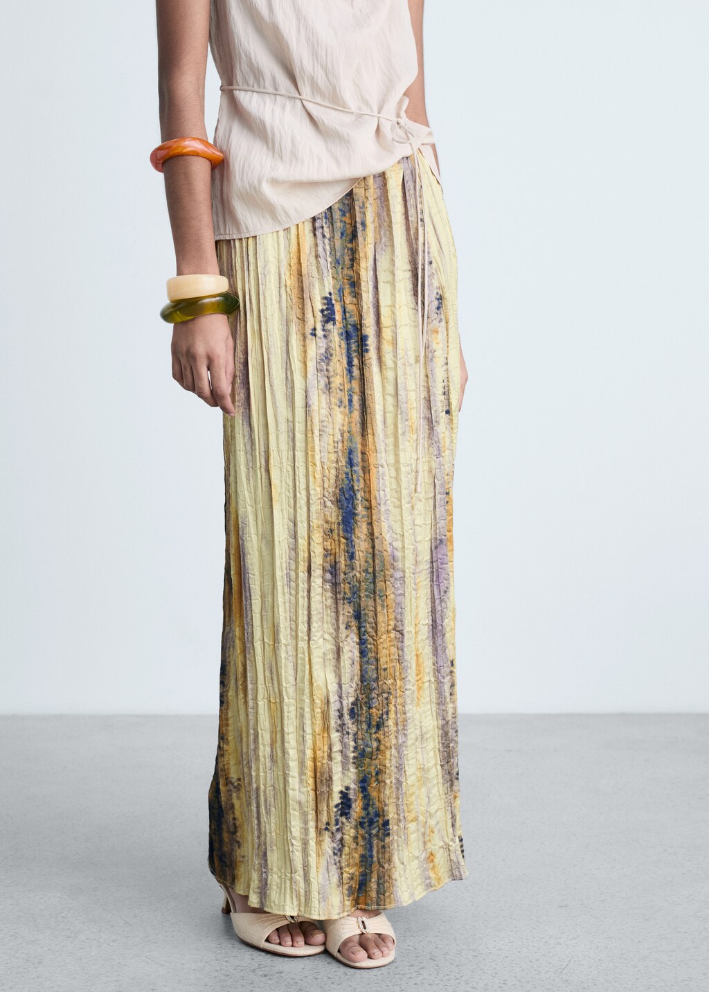 Long satin textured skirt - Yellow