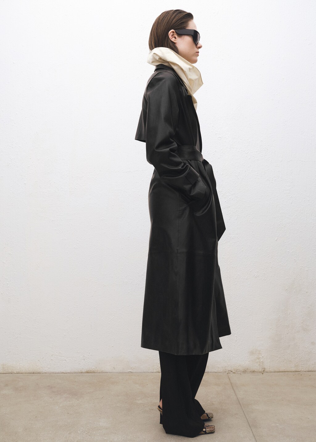 Leather trench coat with belt - Black