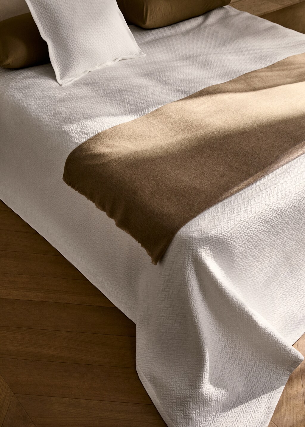 Geometric jacquard cotton bedspread for 180/200 cm bed - White