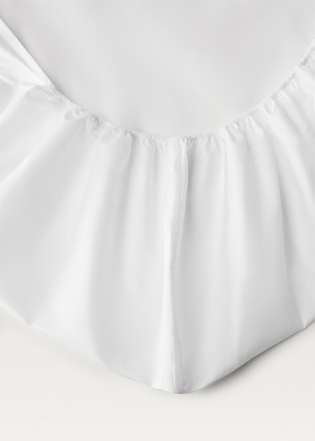500-thread count cotton percale fitted sheet with rounded piping detail for 1590cm bed - White