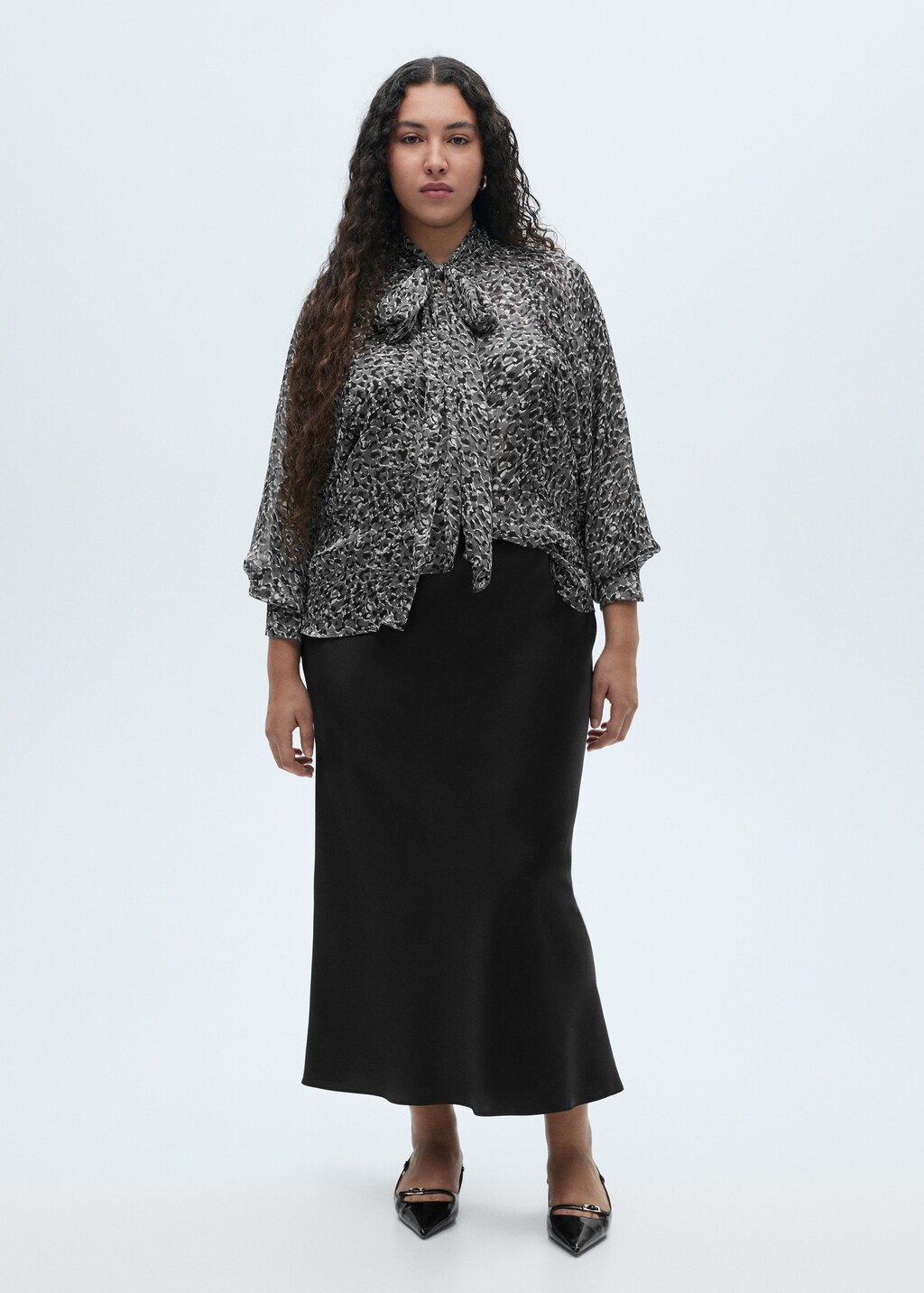 Leopard-print blouse with collar and bow - Black