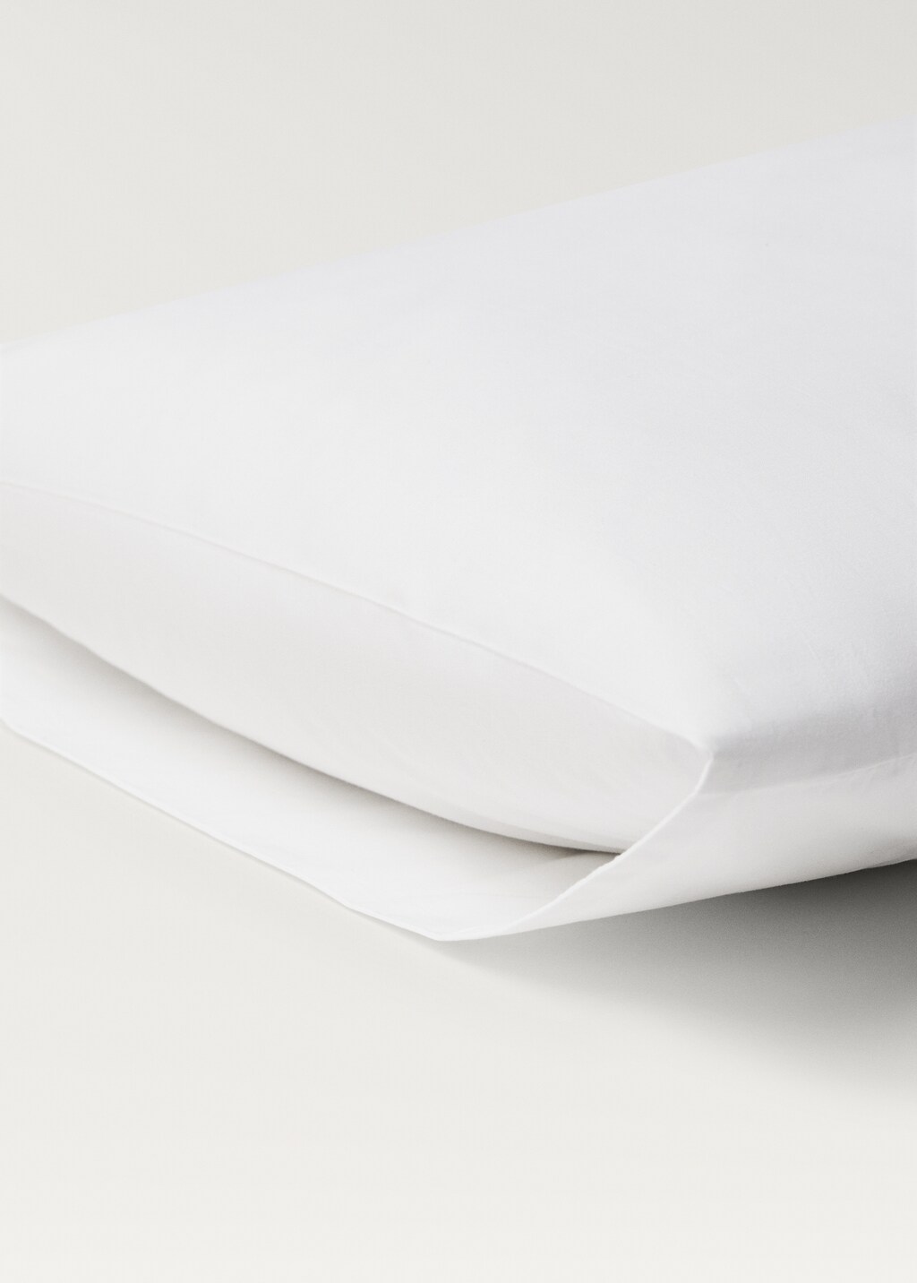 500-thread count cotton percale pillowcase with rounded piping detail, 50x75cm - White