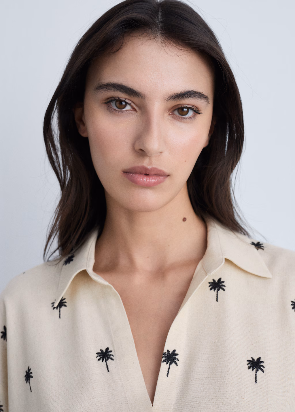 Embroidered shirt with knot - Beige