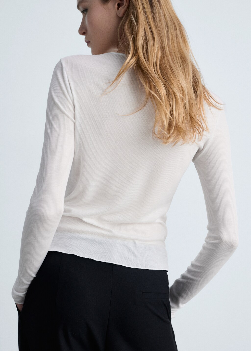 Fine ribbed knit top - White