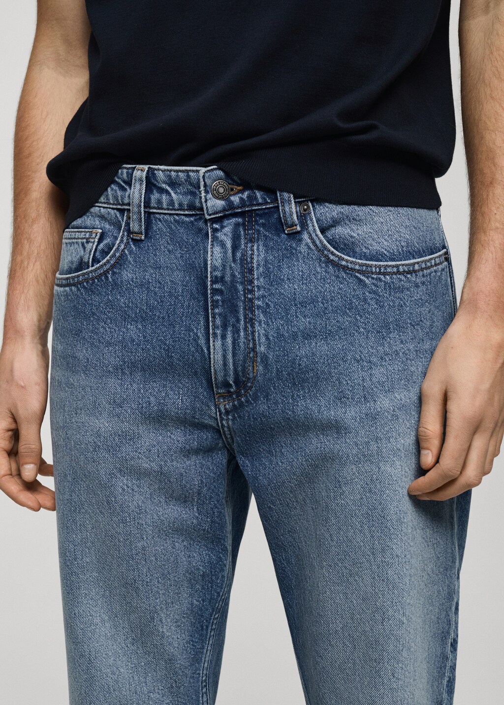 Cropped tapered-fit jeans - Bleach Blue