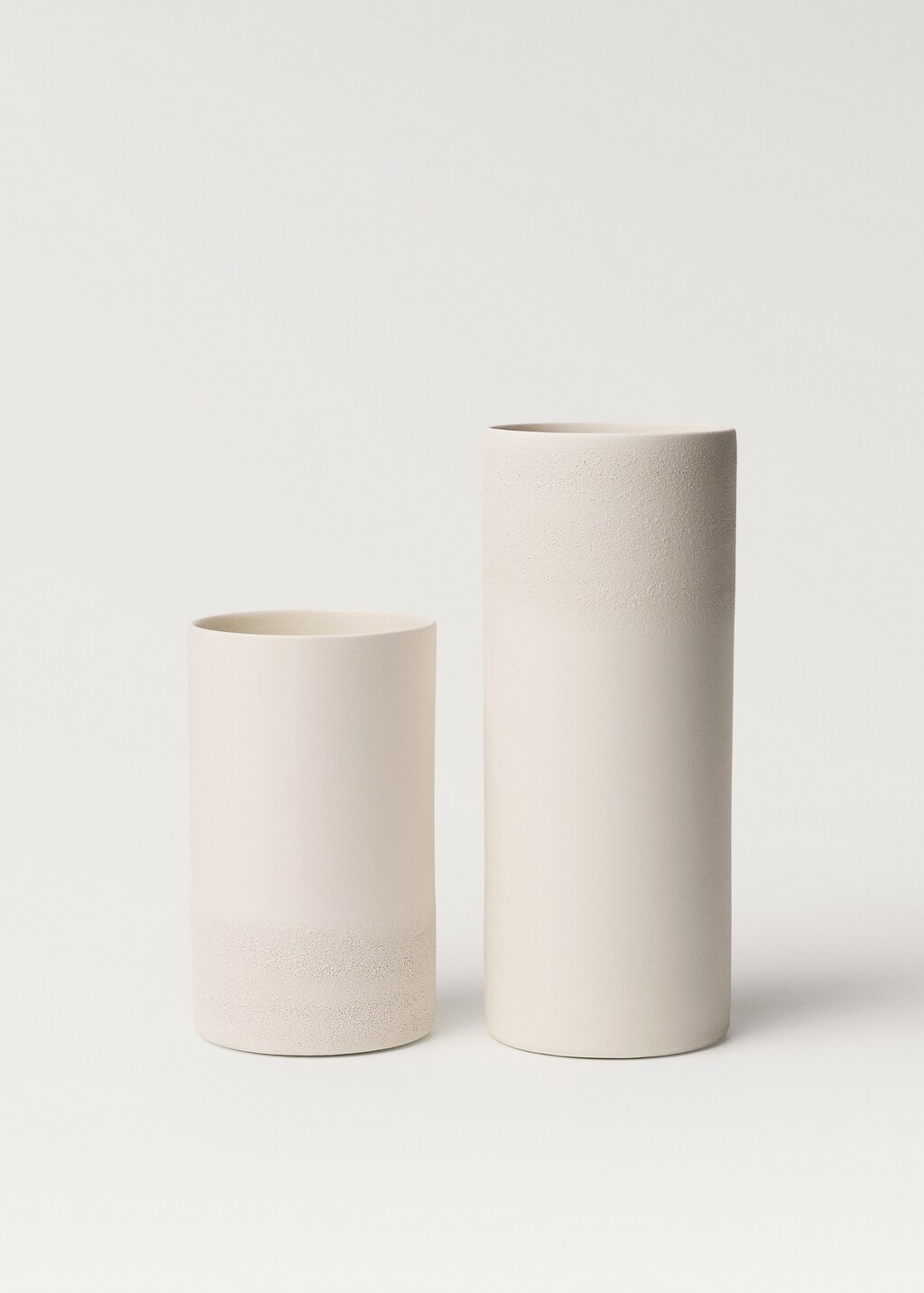 Medium crackle-glaze earthenware vase - White