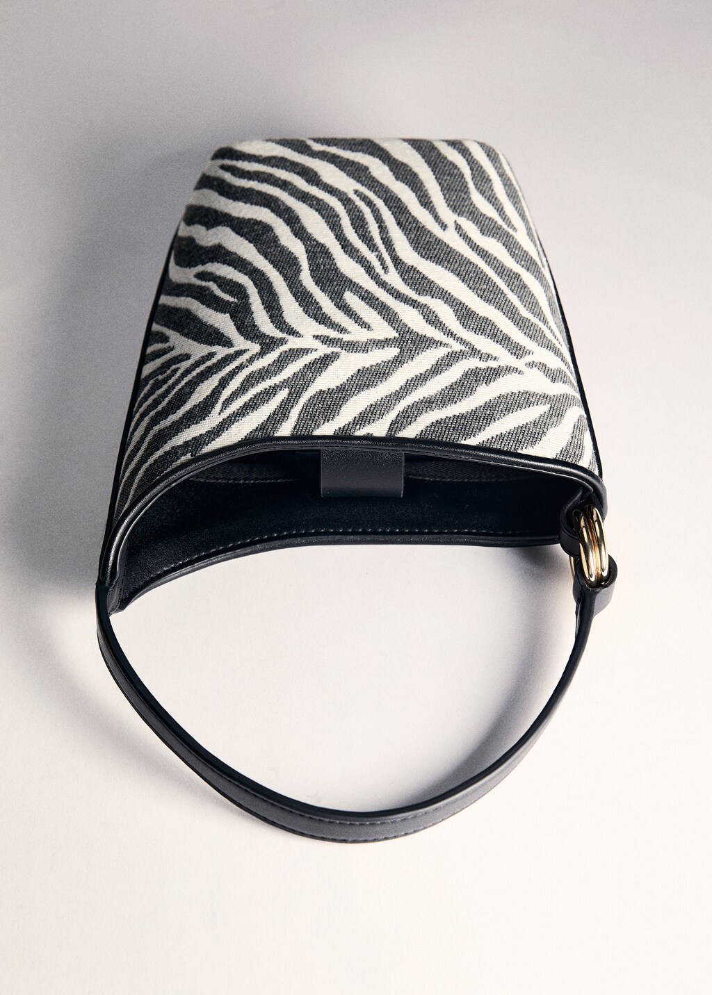 Zebra-print bucket bag - Black