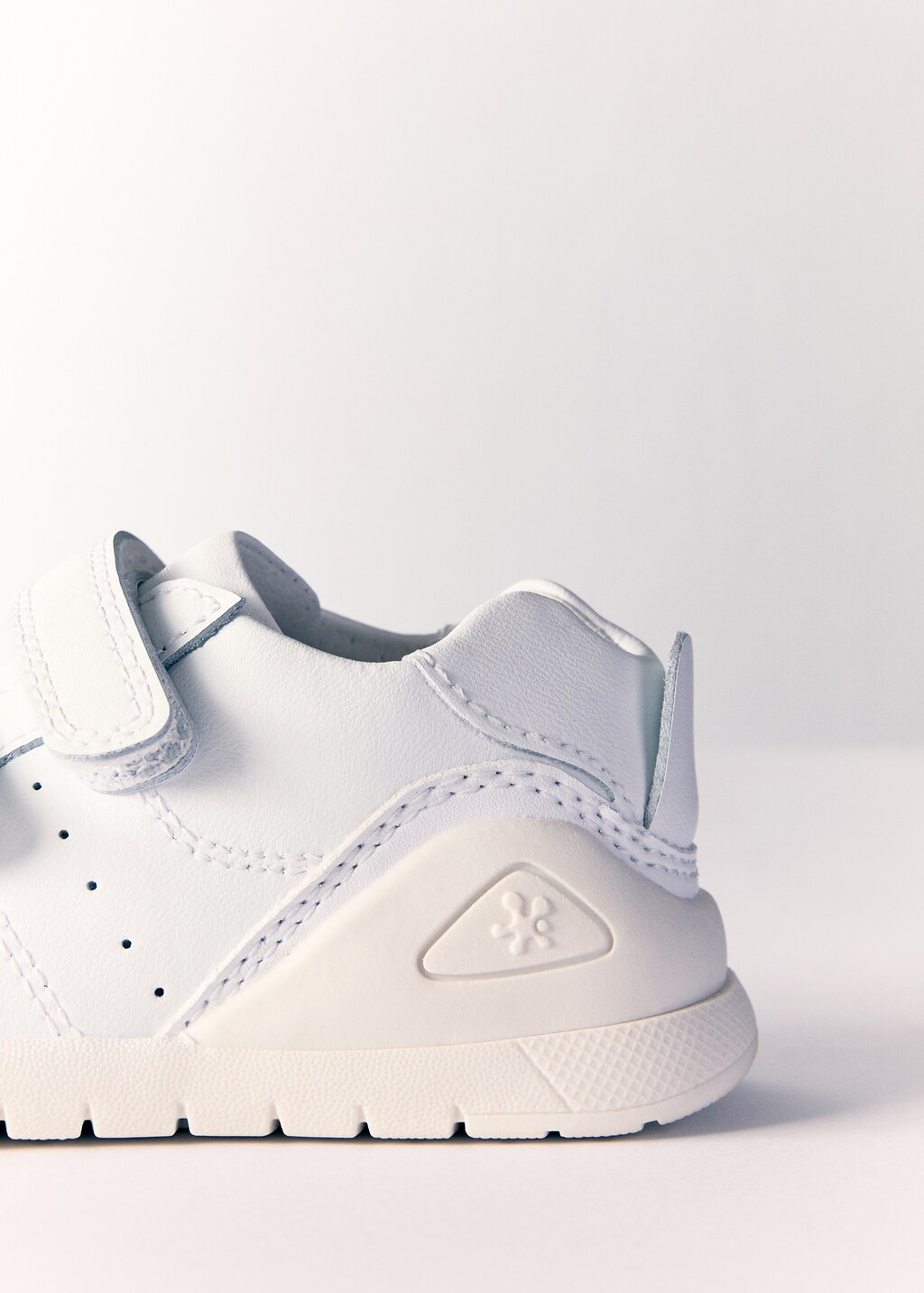 Biomecanics sports skin - White