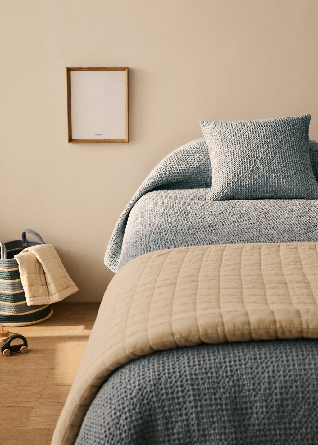 Cotton waffle garment-dyed bedspread for 90/105 cm bed - White