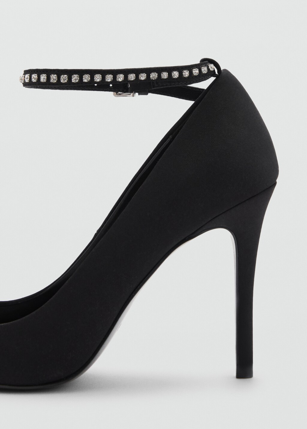Heeled shoes with rhinestone bracelet - Black