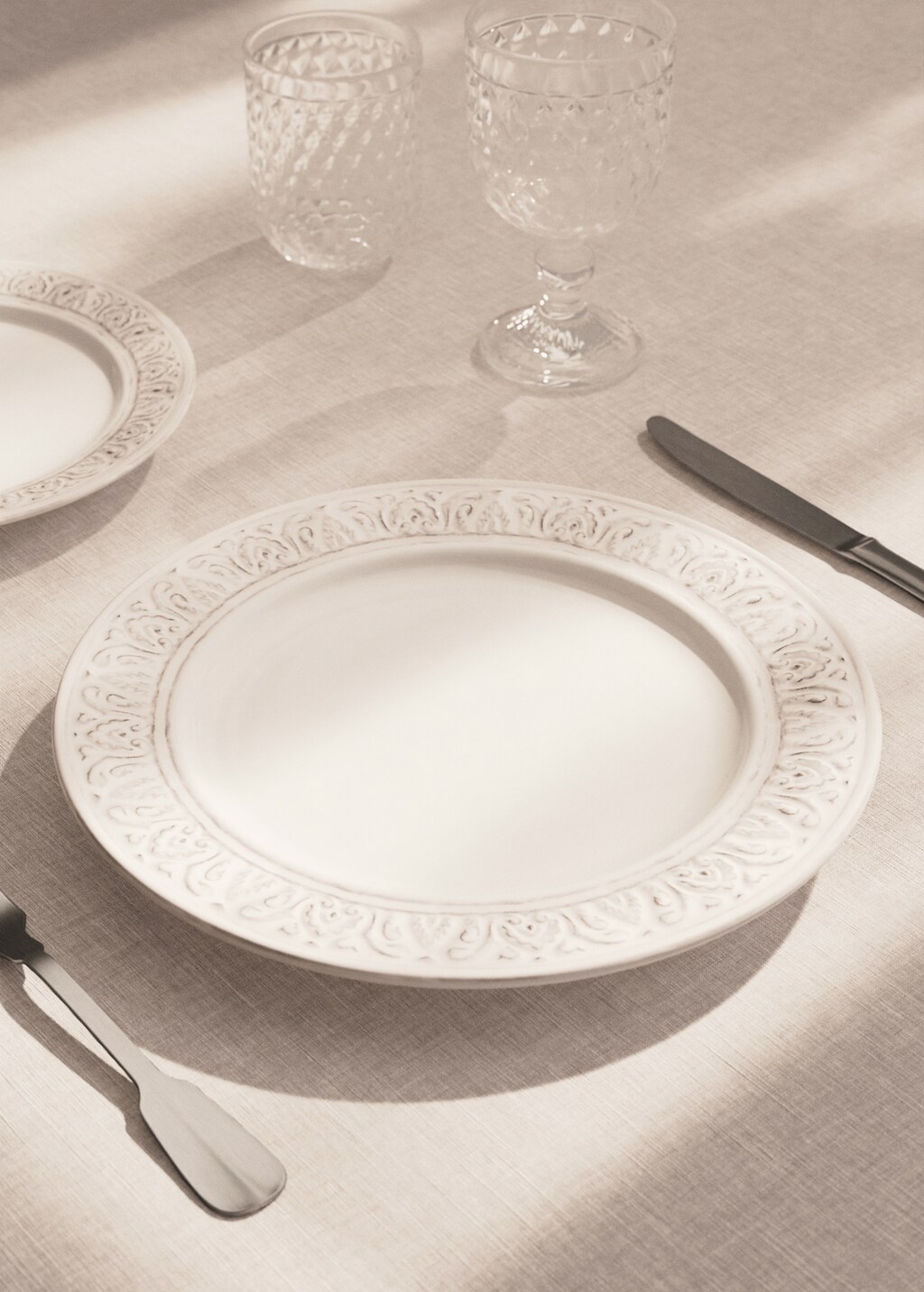 Stoneware decorative border flat plate - Off White