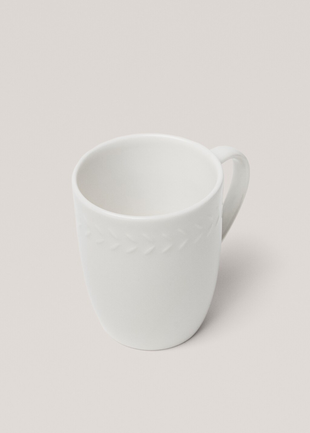 Stoneware mug with herringbone relief - White