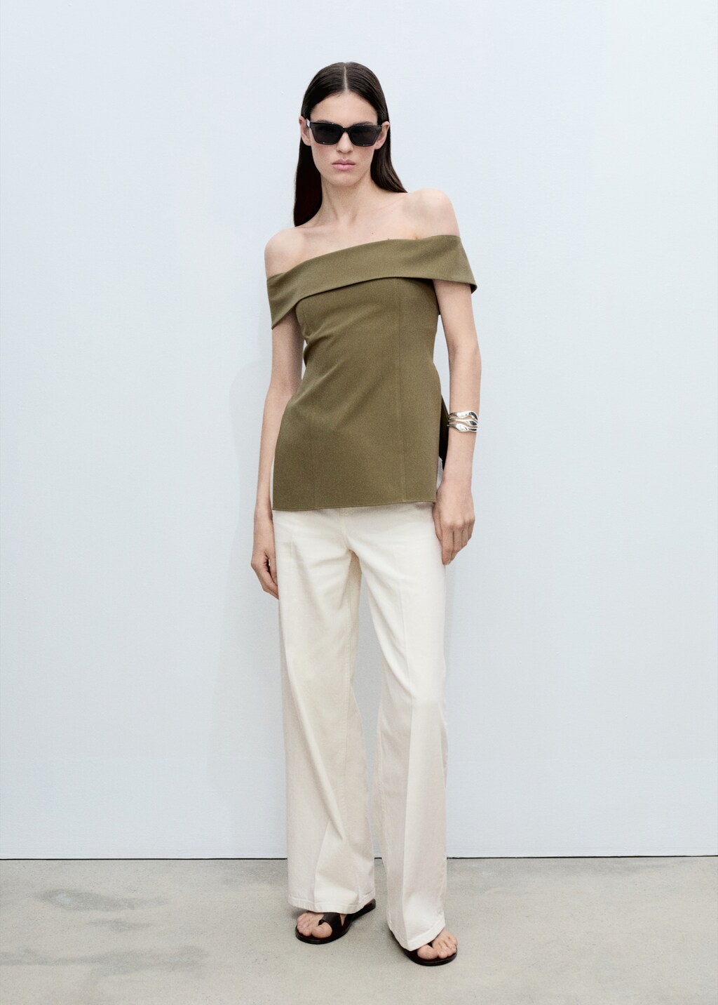 Fitted off-the-shoulder top - Khaki