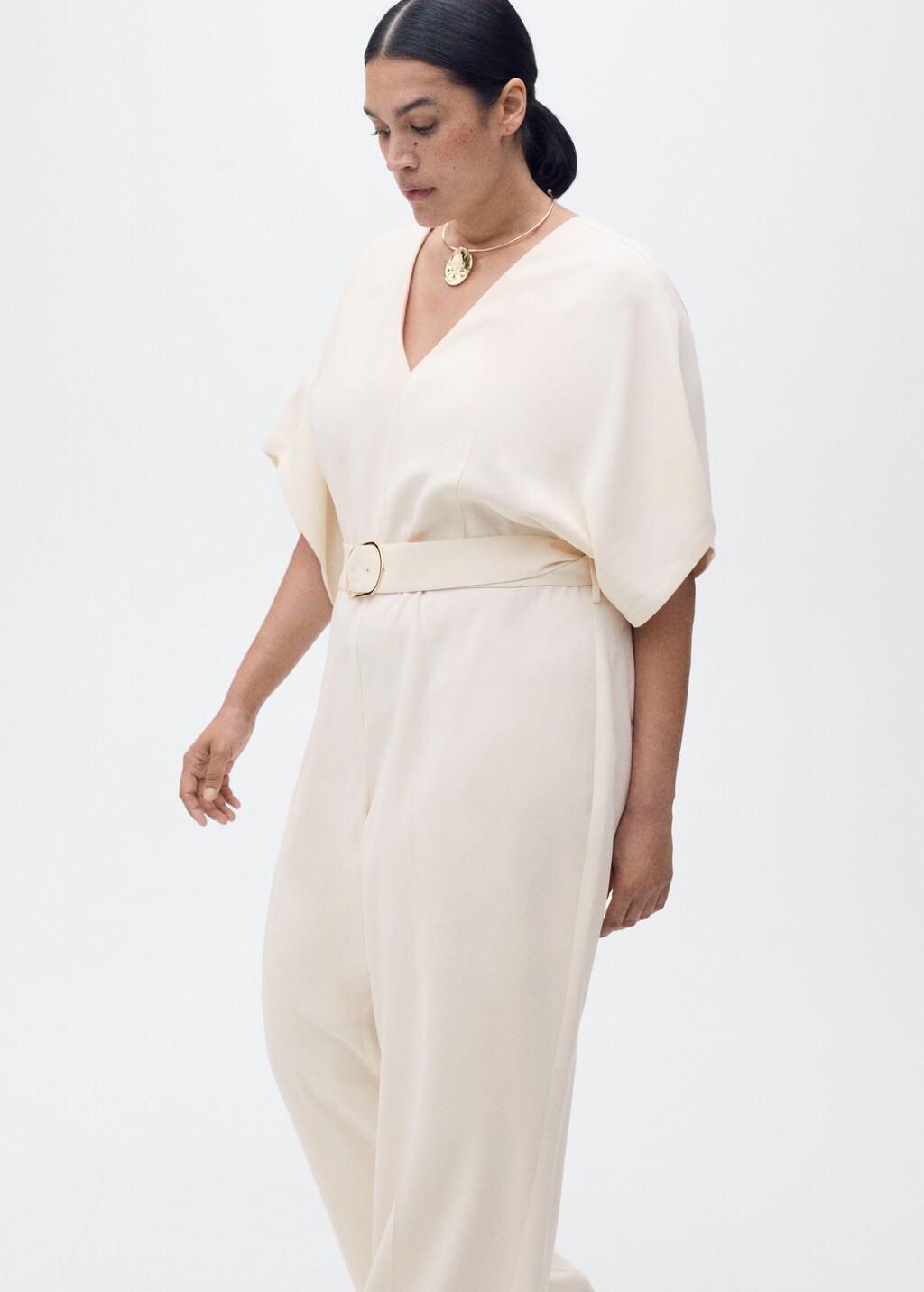 Long jumpsuit with belt and buckle - Ecru