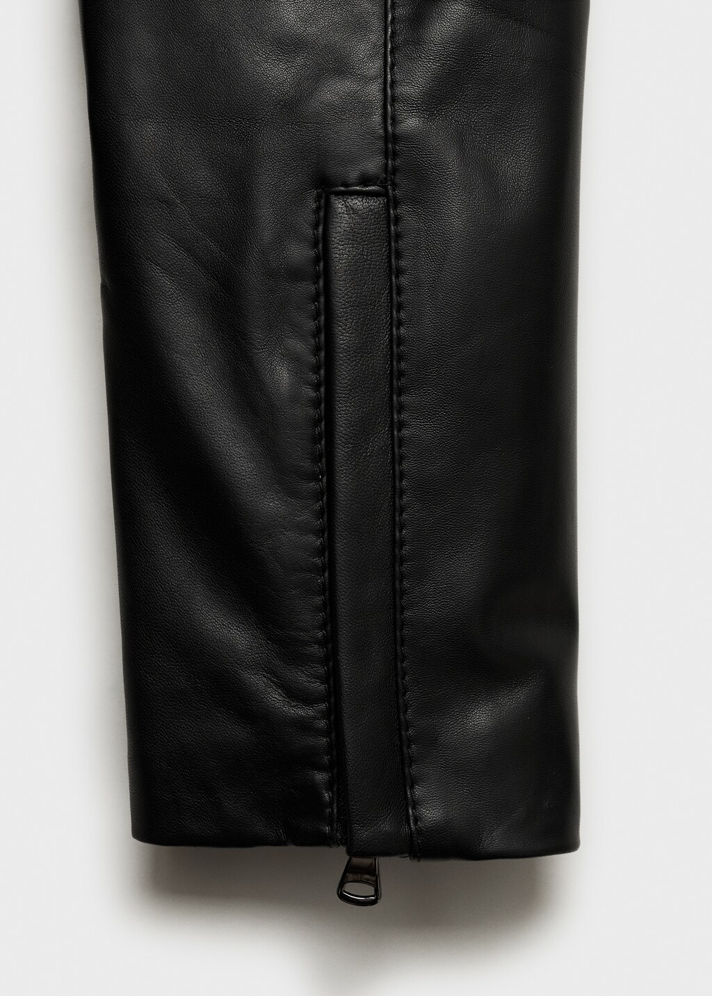 Fitted leather jacket with zip - Black