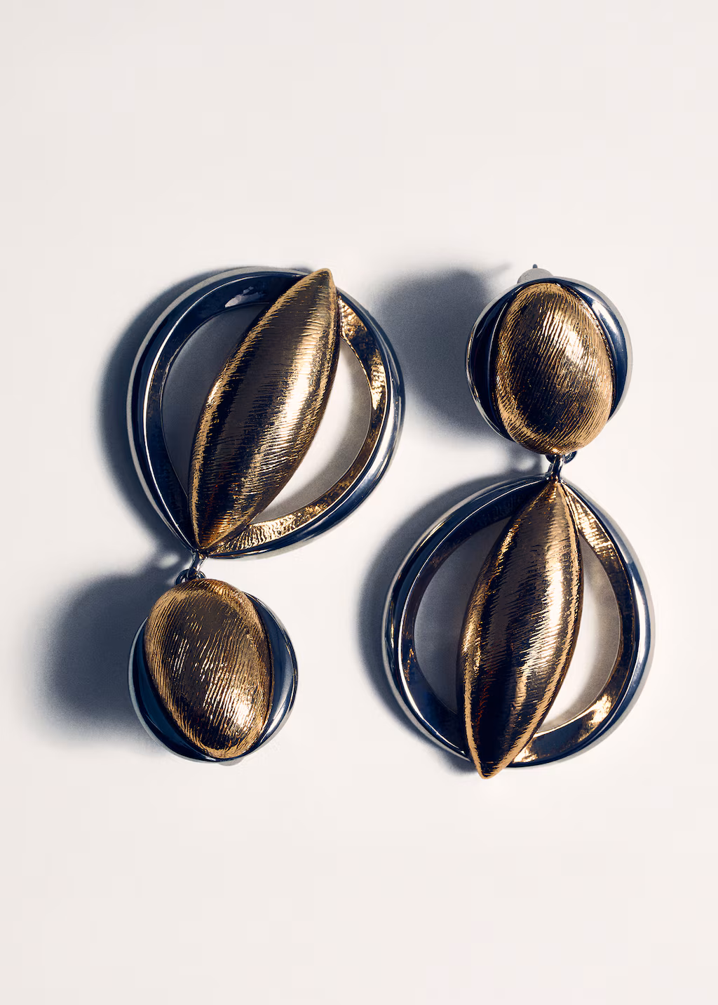 Circular-design earrings - Gold