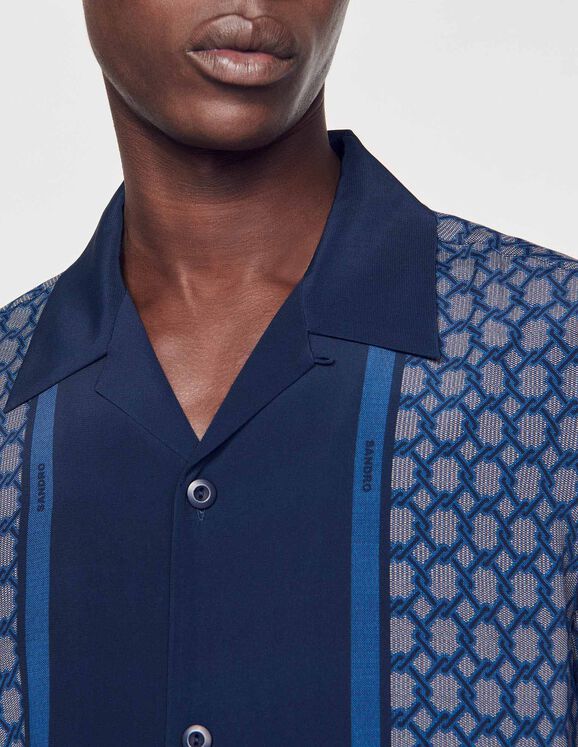 Short-sleeved patterned shirt