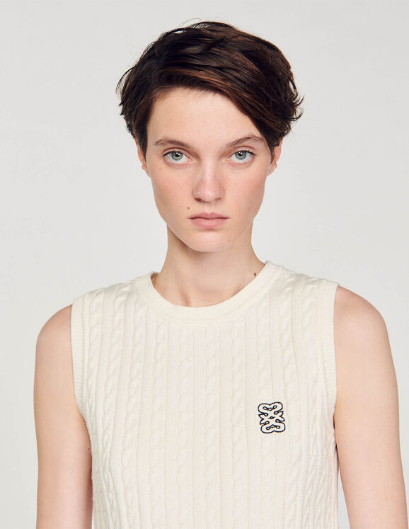 Sleeveless knit jumper