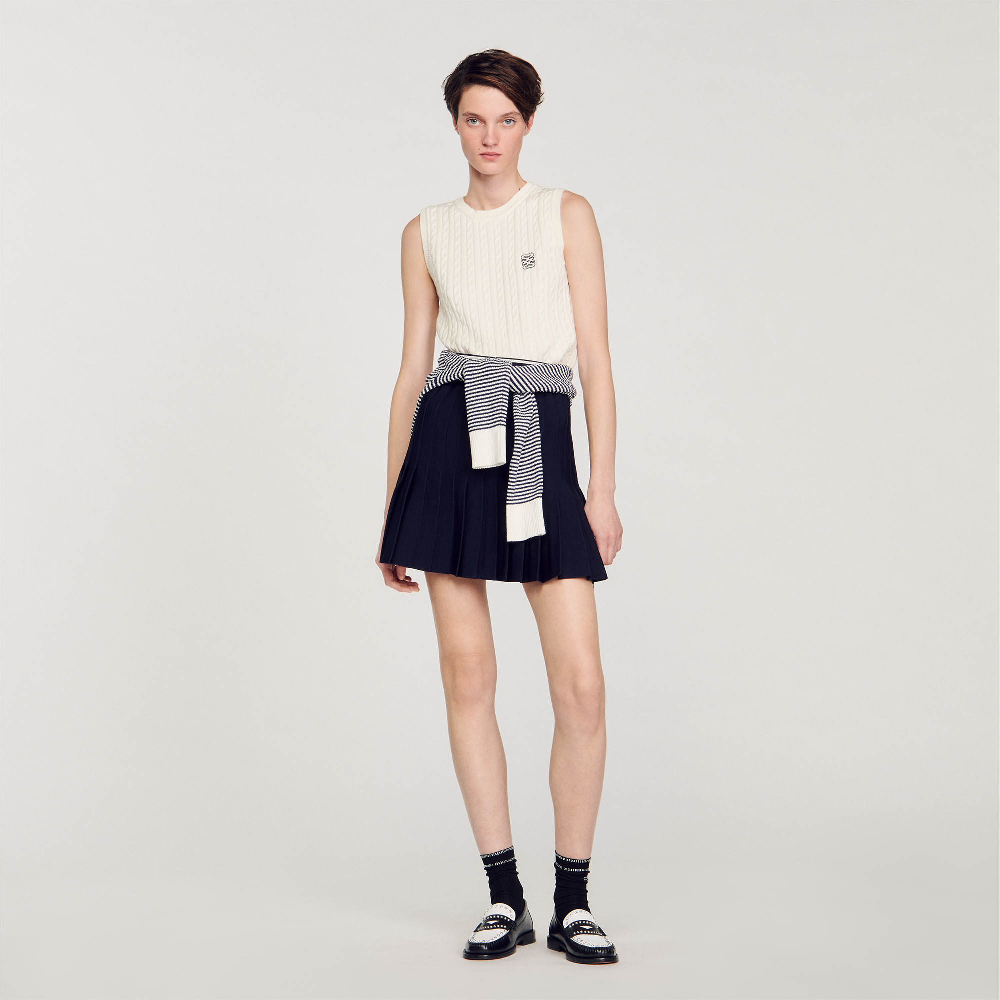 Sleeveless knit jumper