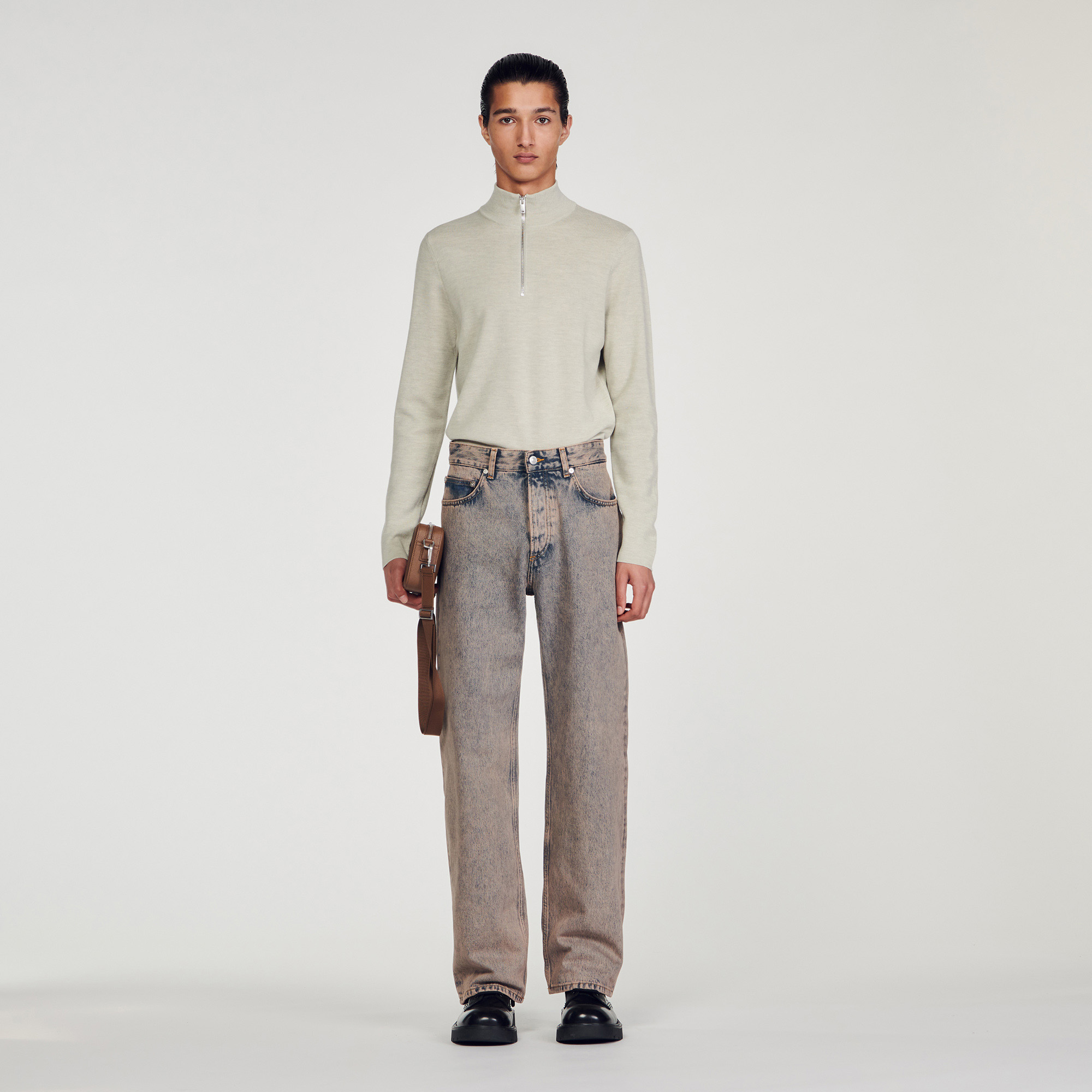 Wool sweater with zipped collar
