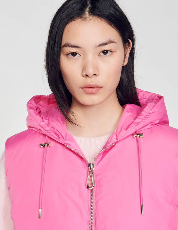 Sleeveless puffer jacket