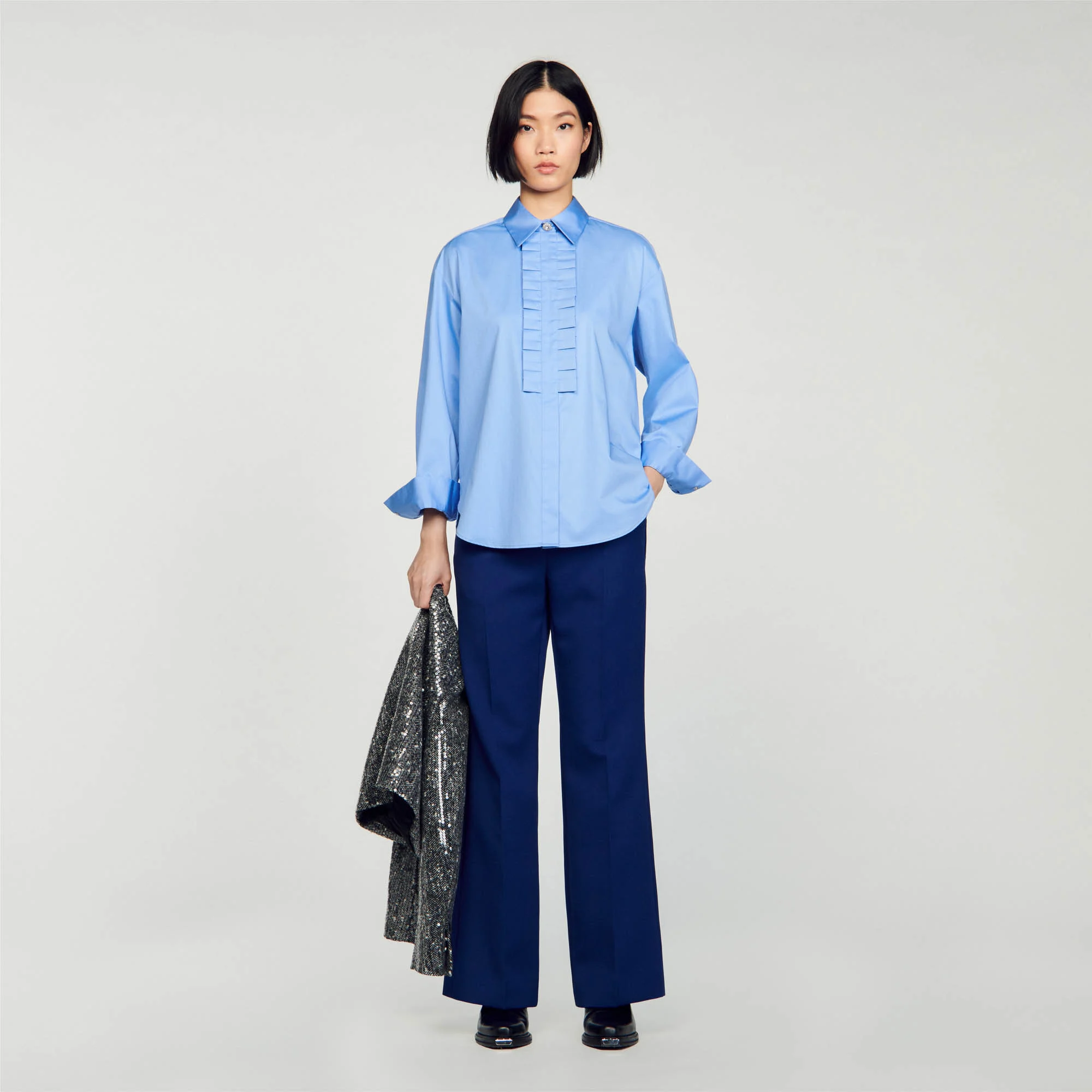 Frilled collar shirt