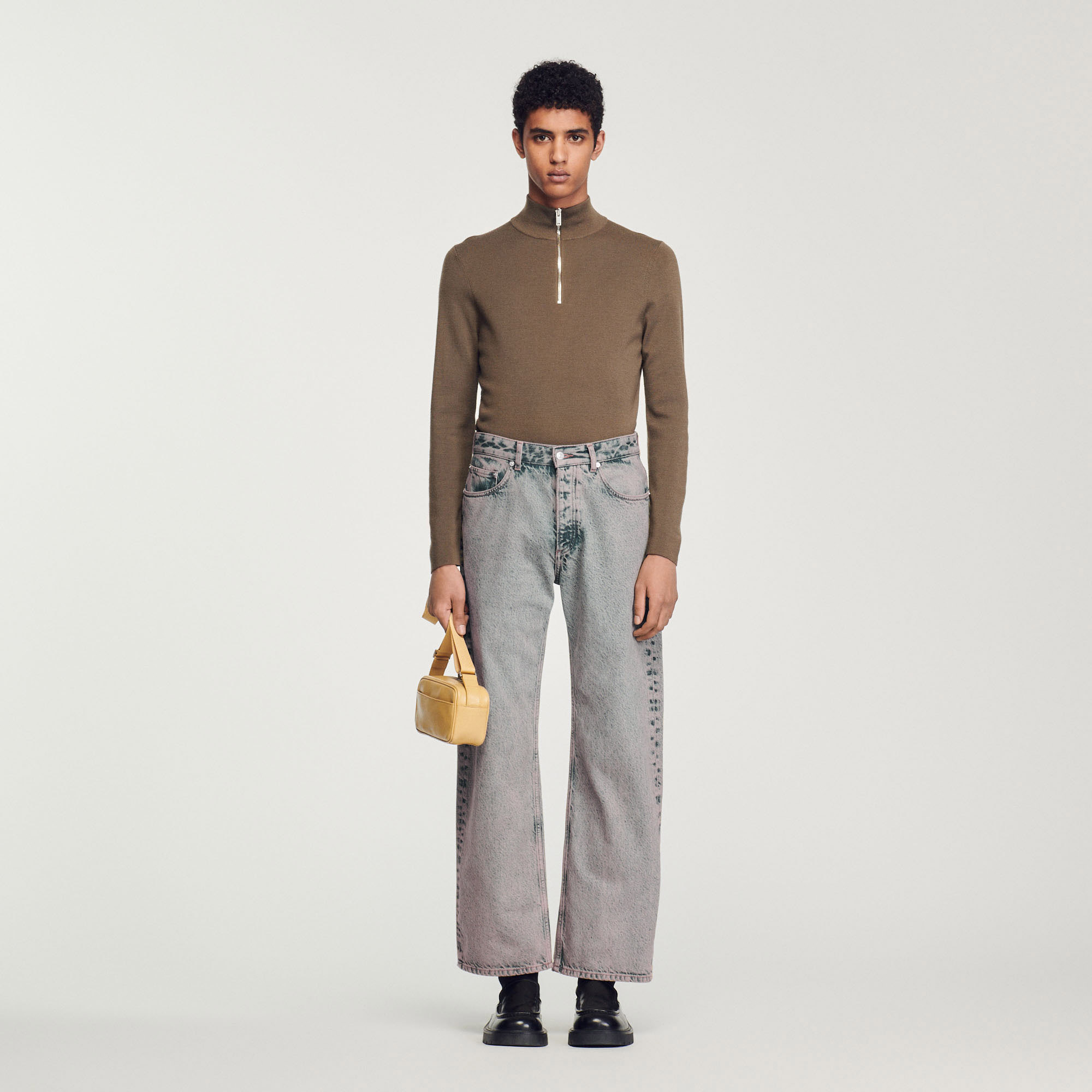 Wool sweater with zipped collar