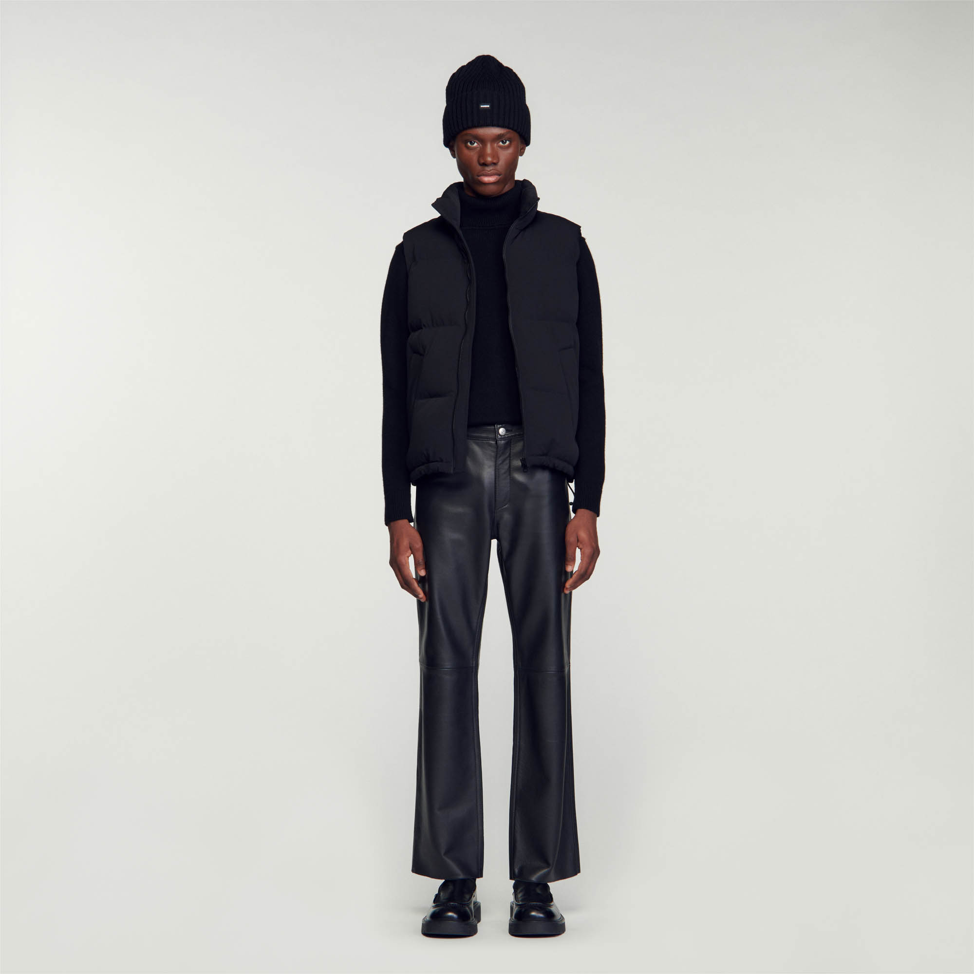 Sleeveless puffer jacket