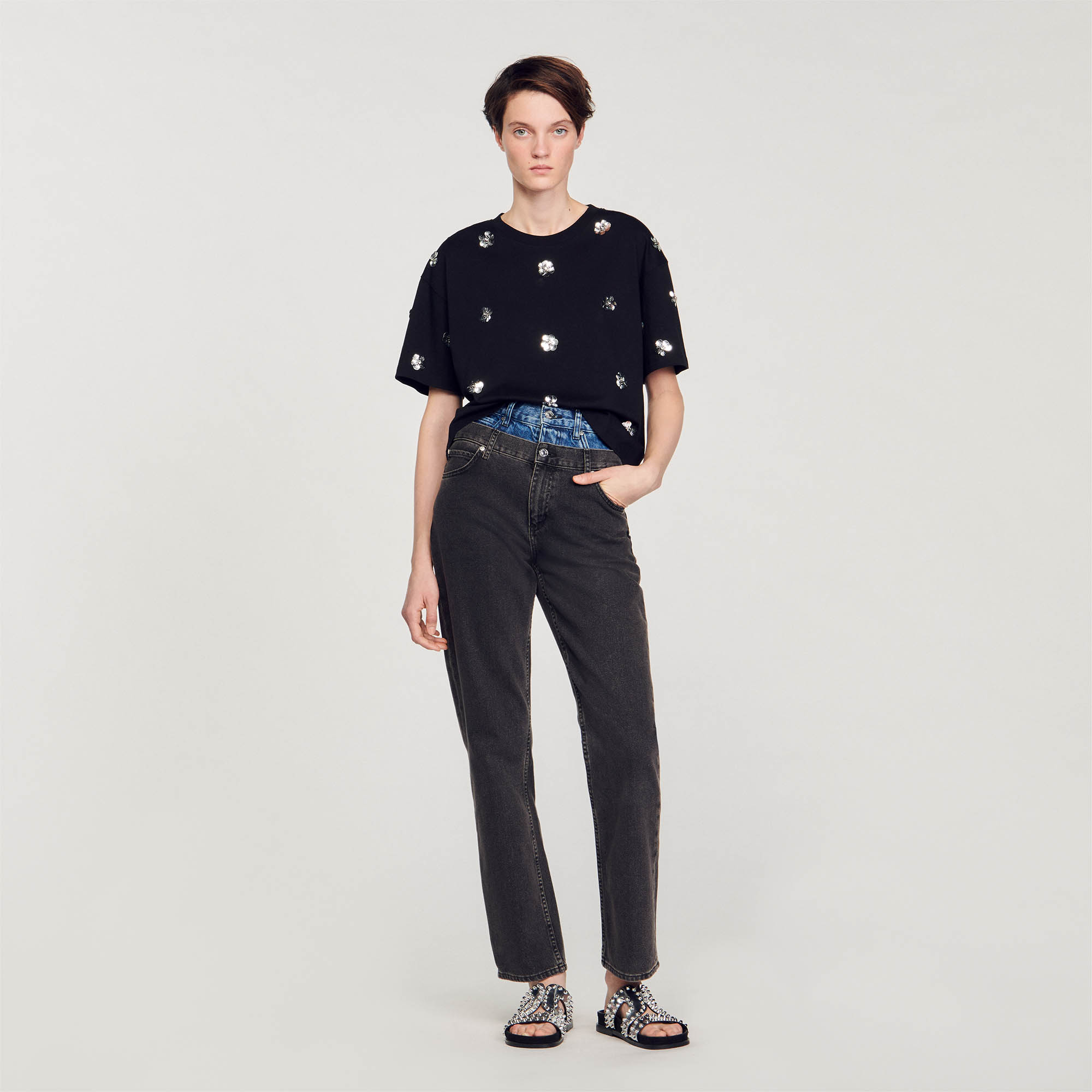 Flower sequin T-shirt