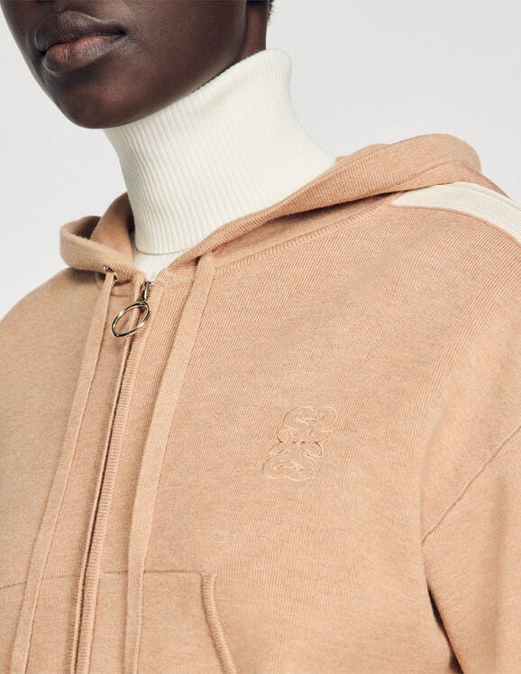 Short hooded sweatshirt