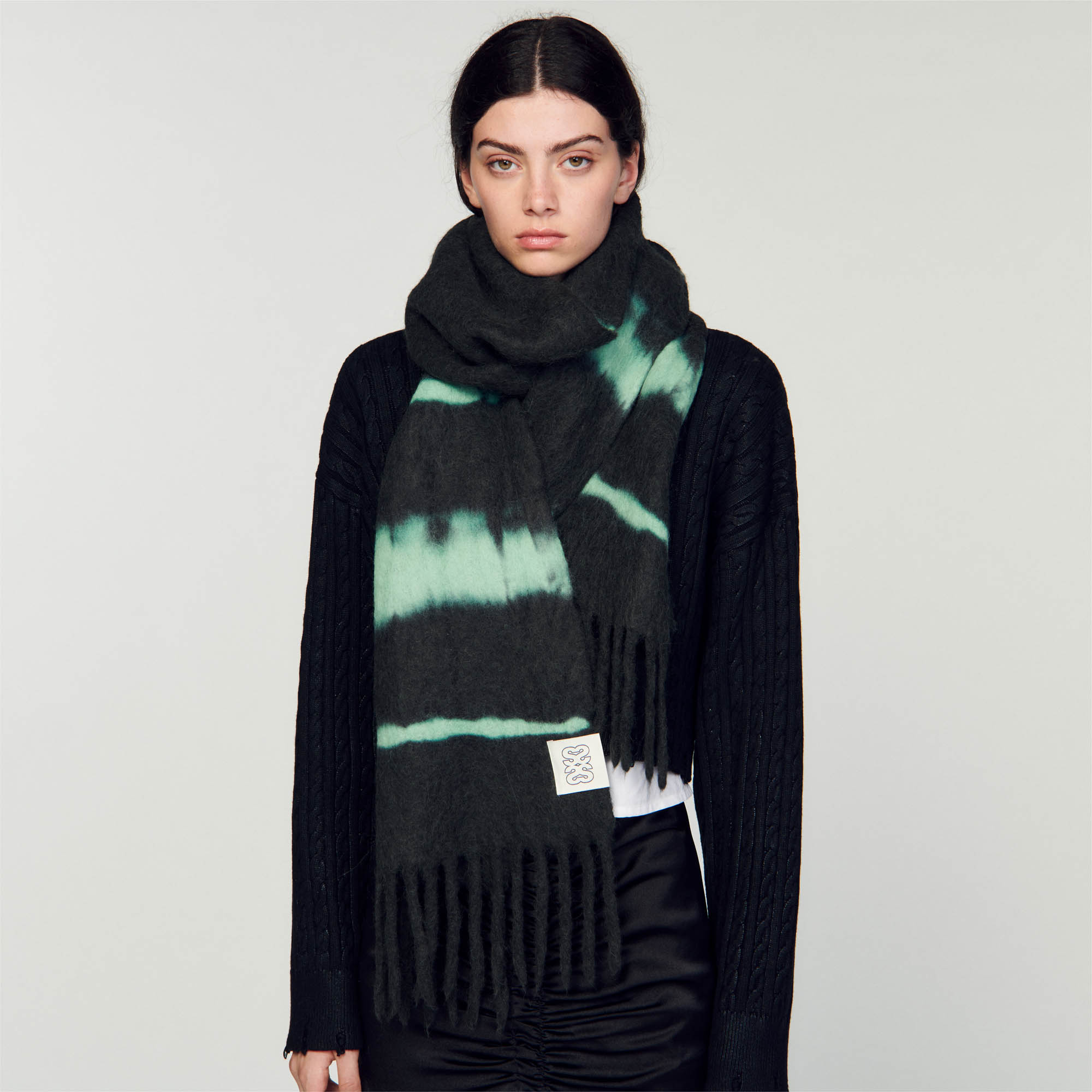 Two-tone scarf