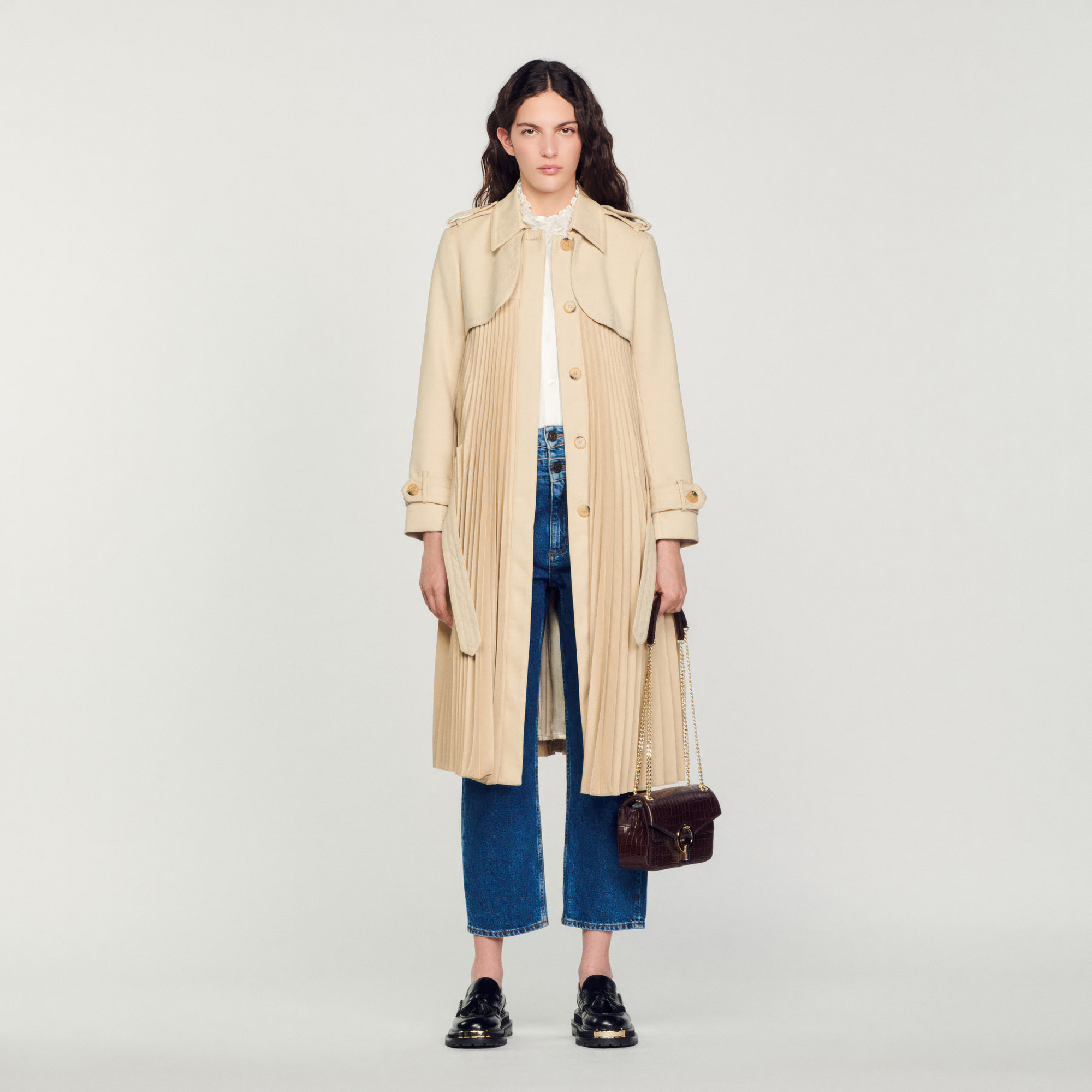 Pleated trench coat with belt