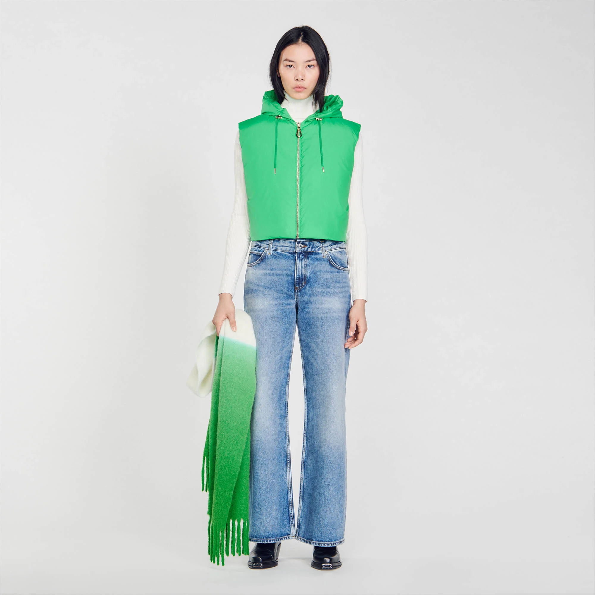 Sleeveless puffer jacket