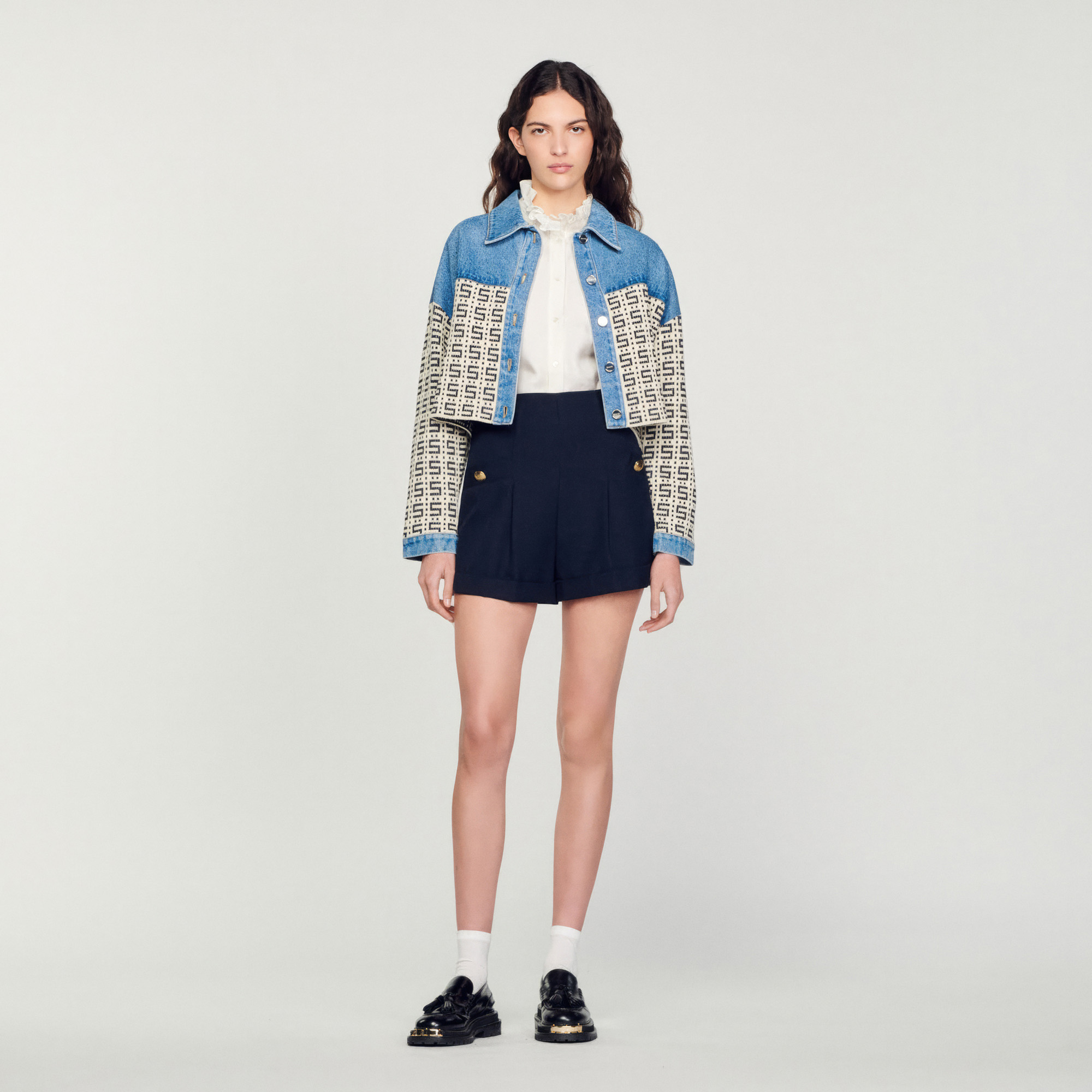 Shorts with turn-ups