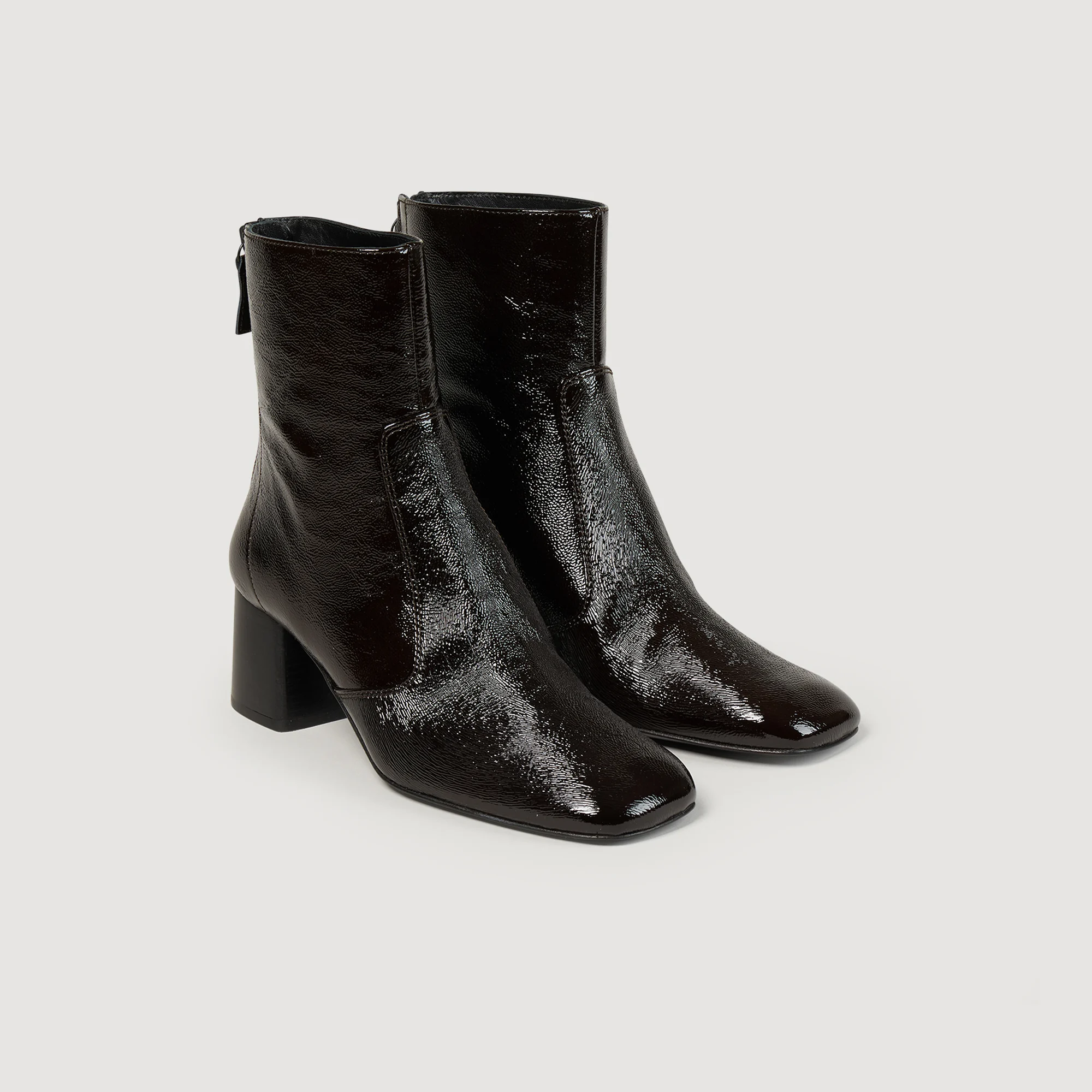 Cracked leather ankle boots